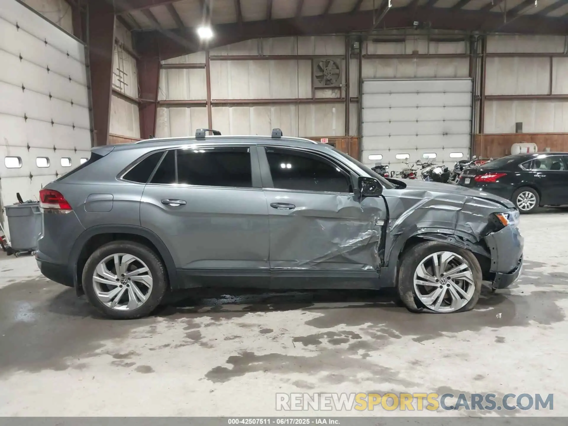 13 Фотография поврежденного автомобиля 1V2BE2CA6MC203777 VOLKSWAGEN ATLAS CROSS SPORT 2021