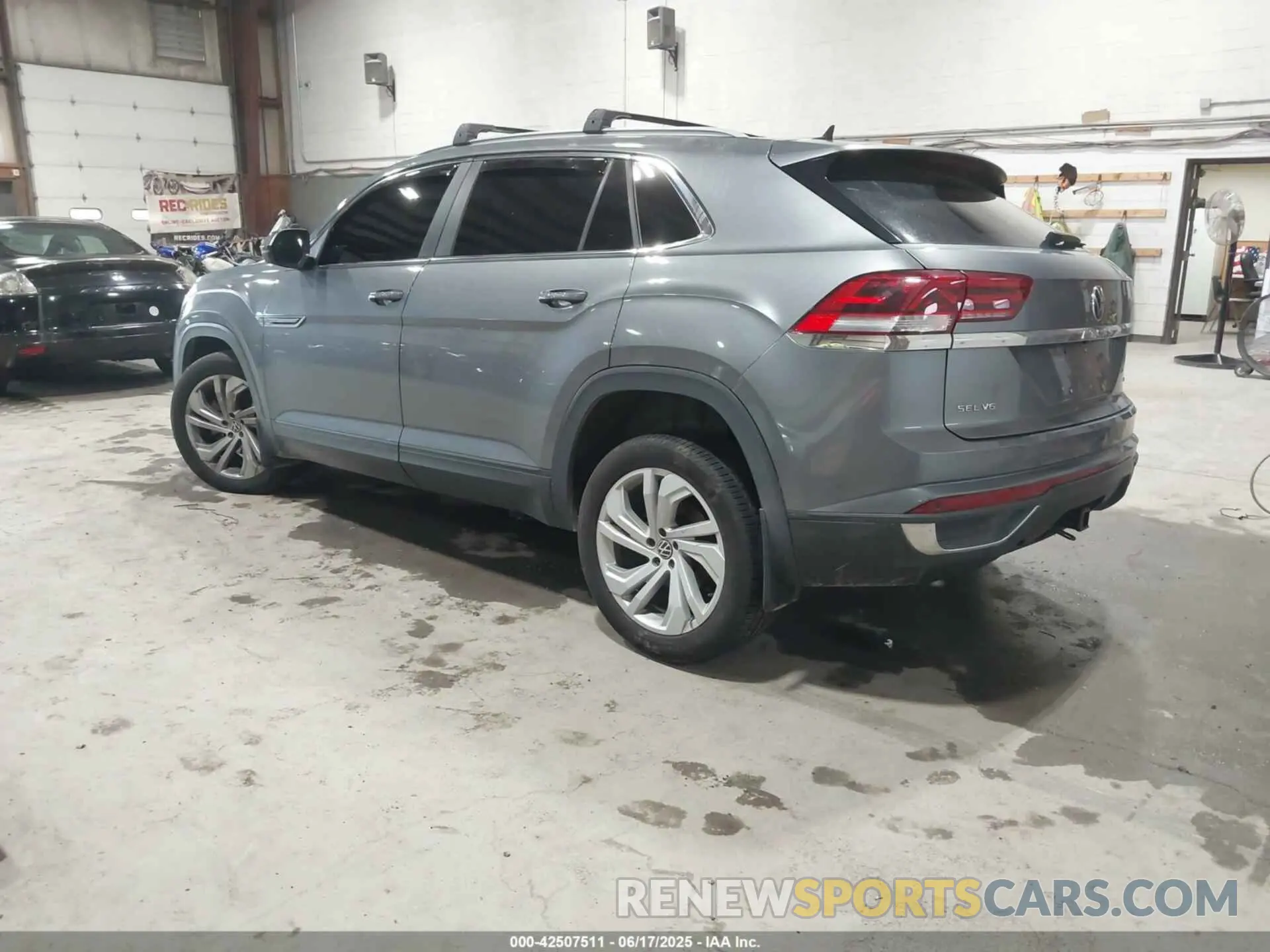 3 Фотография поврежденного автомобиля 1V2BE2CA6MC203777 VOLKSWAGEN ATLAS CROSS SPORT 2021