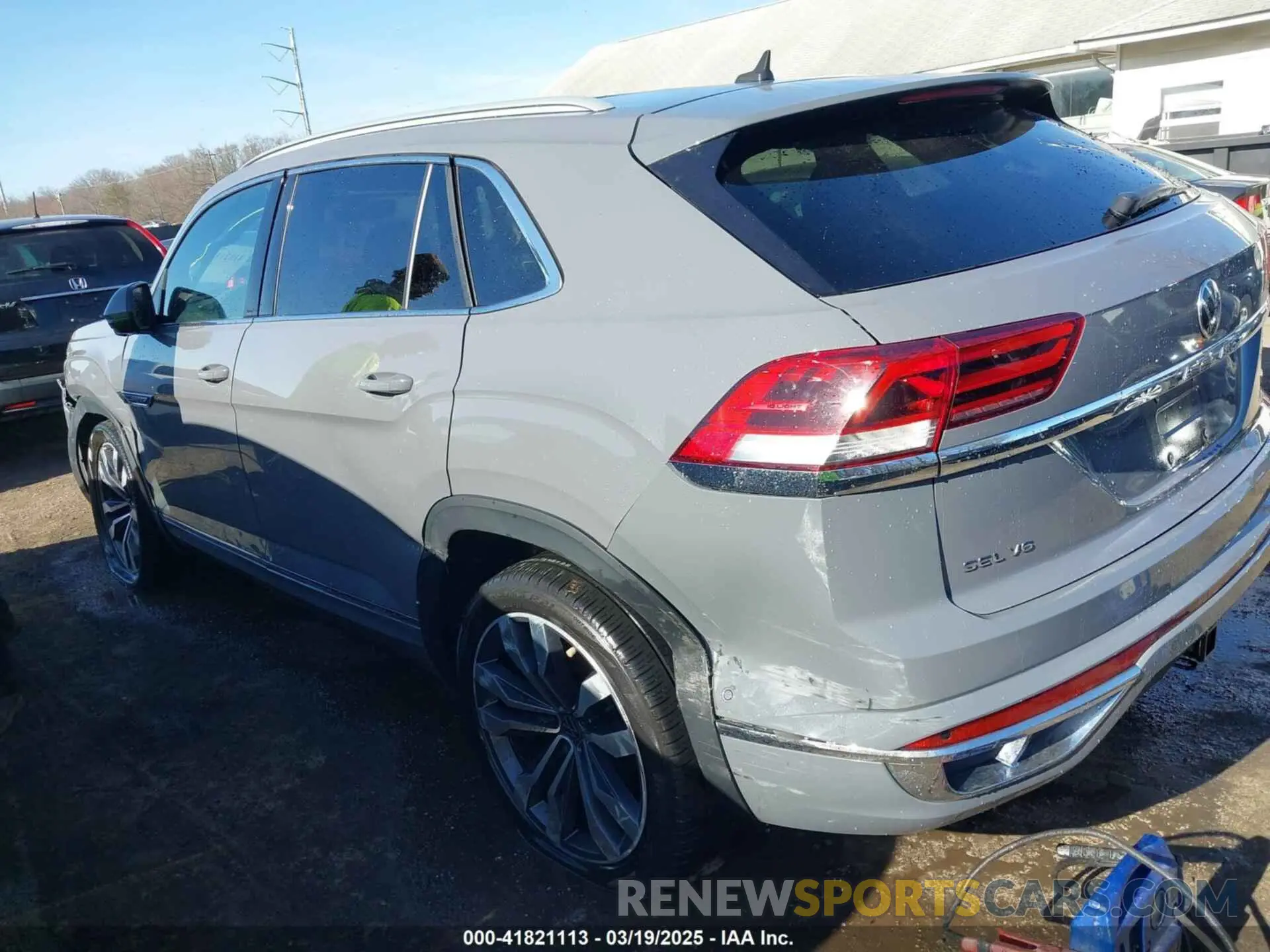 3 Photograph of a damaged car 1V2FE2CA7MC215521 VOLKSWAGEN ATLAS CROSS SPORT 2021