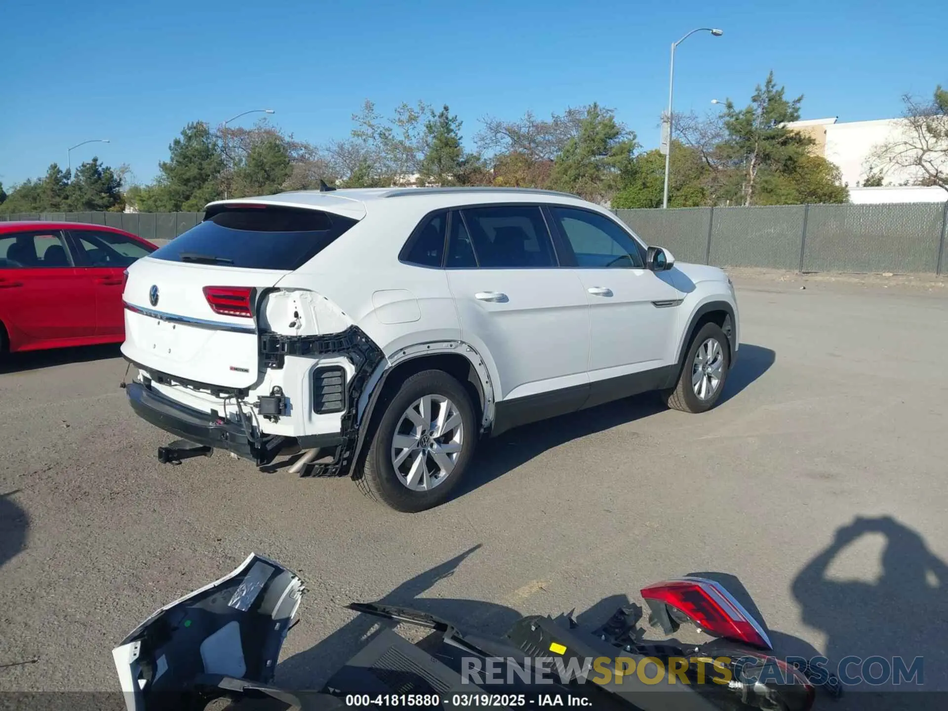 4 Photograph of a damaged car 1V2GC2CA1MC228064 VOLKSWAGEN ATLAS CROSS SPORT 2021