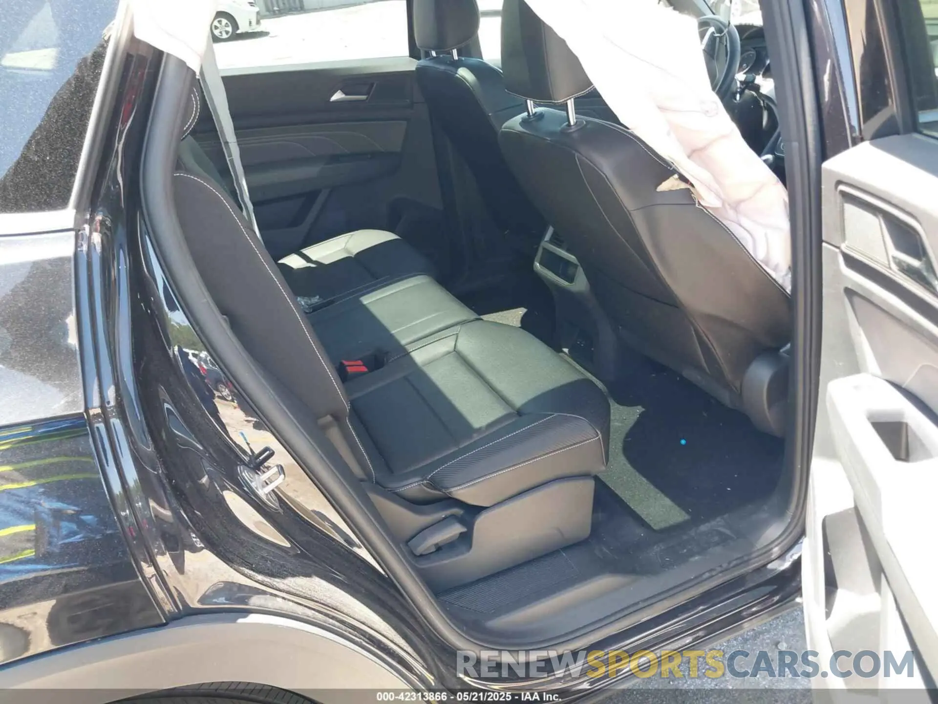 8 Photograph of a damaged car 1V2JC2CA1MC223193 VOLKSWAGEN ATLAS CROSS SPORT 2021