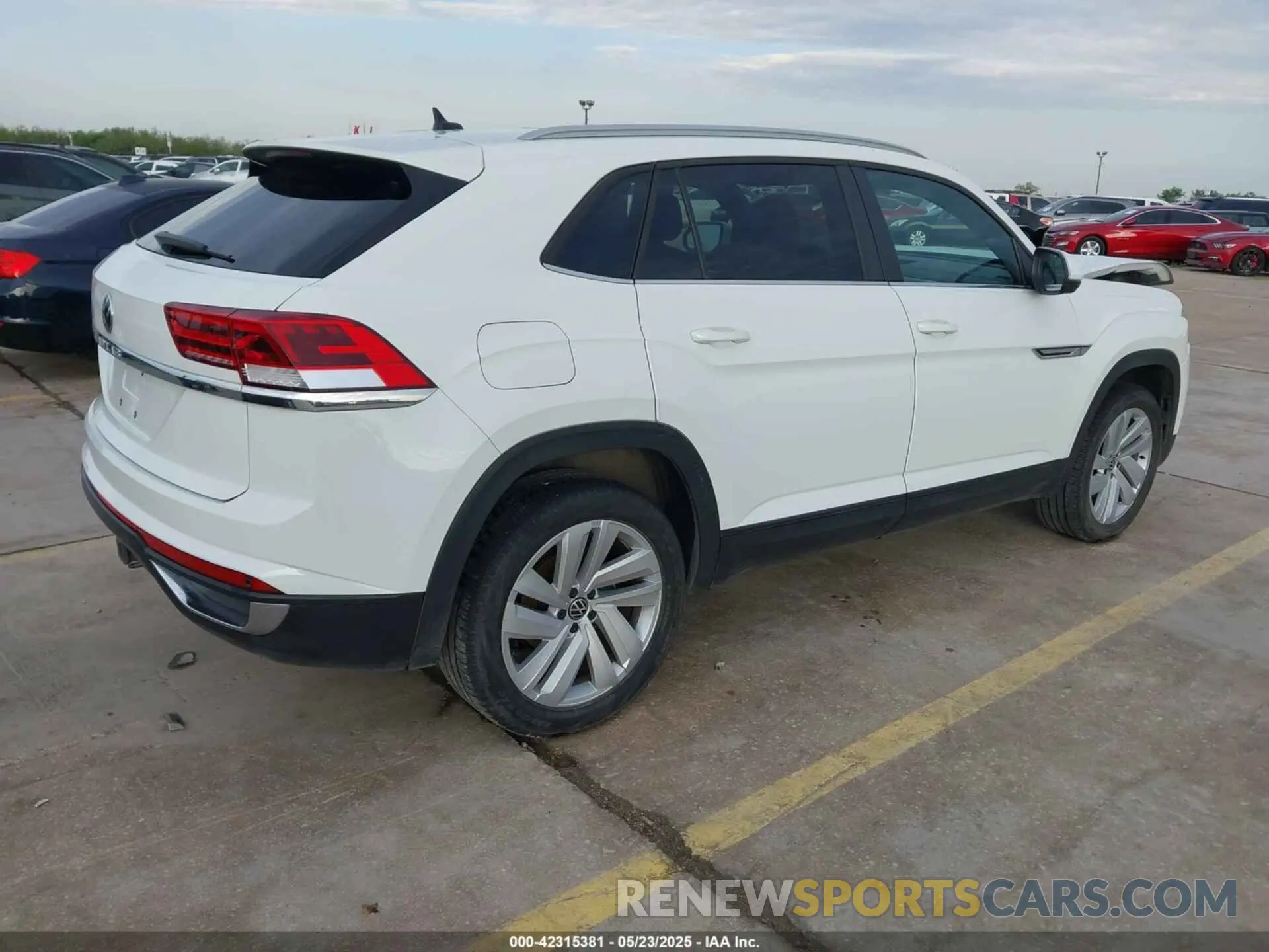 4 Фотография поврежденного автомобиля 1V2JE2CA4MC232349 VOLKSWAGEN ATLAS CROSS SPORT 2021