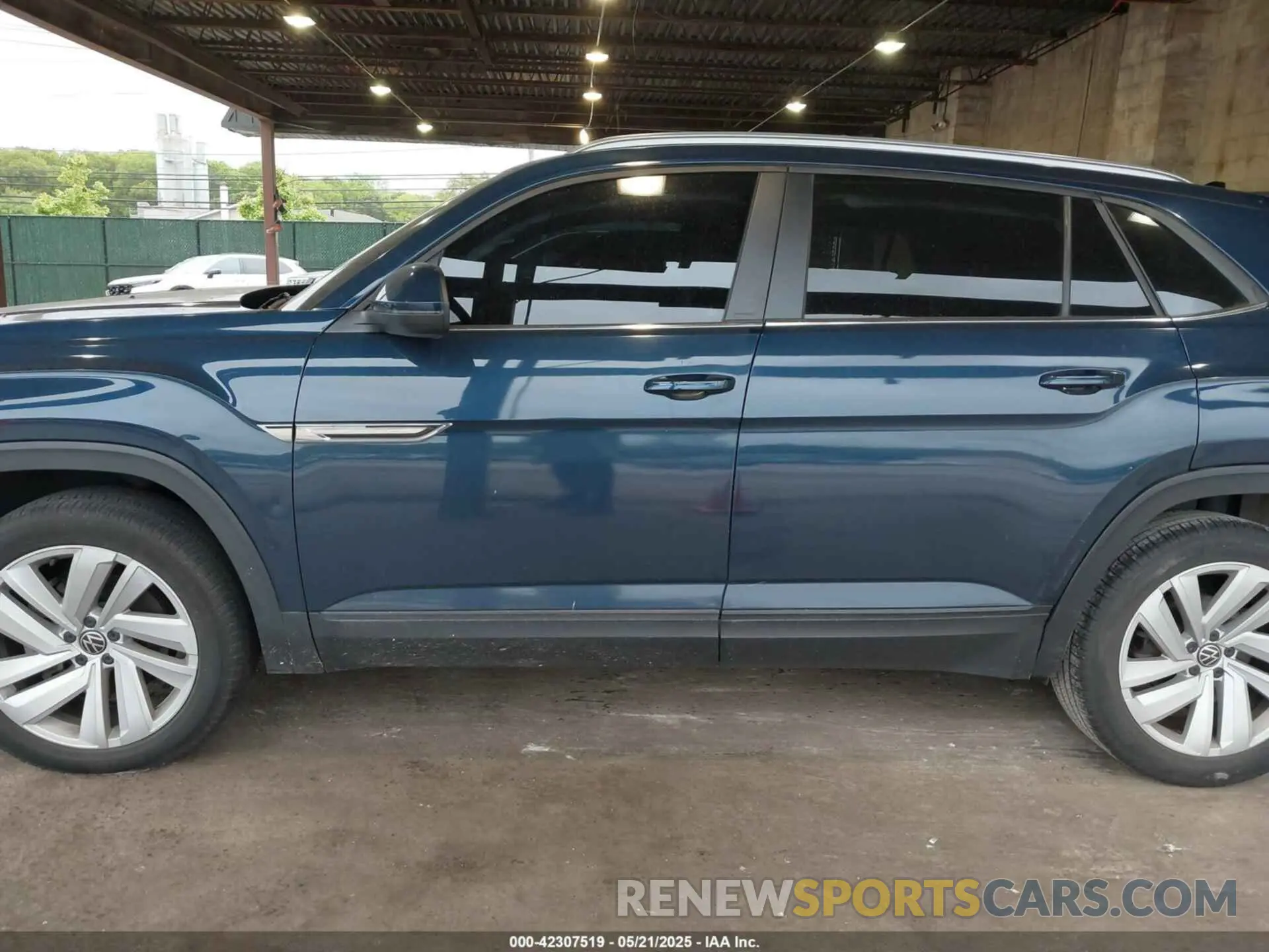 14 Photograph of a damaged car 1V2KC2CA7MC204345 VOLKSWAGEN ATLAS CROSS SPORT 2021