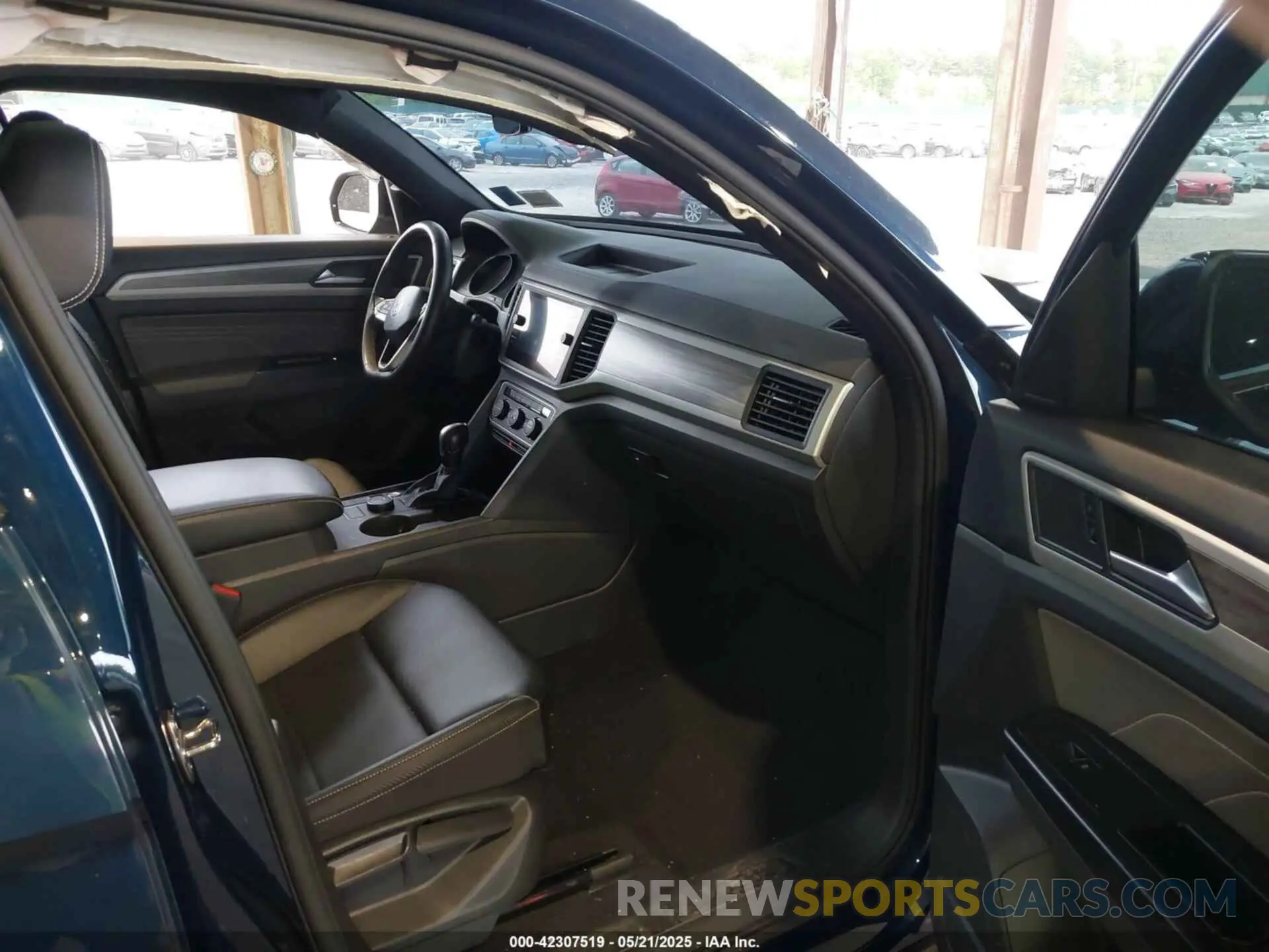 5 Photograph of a damaged car 1V2KC2CA7MC204345 VOLKSWAGEN ATLAS CROSS SPORT 2021