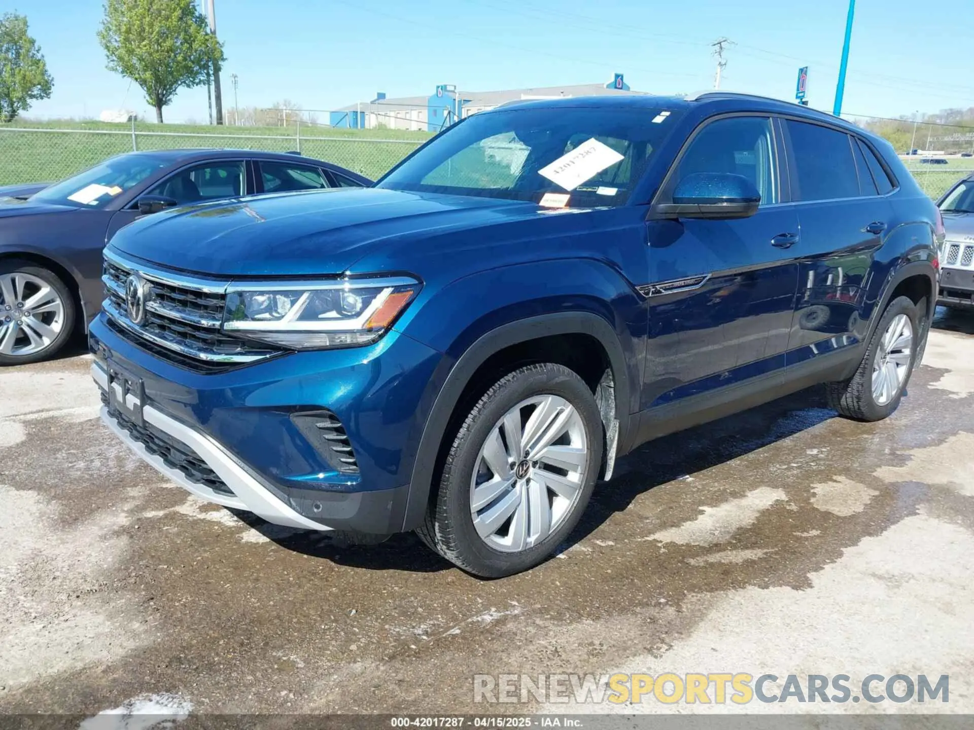2 Фотография поврежденного автомобиля 1V2KE2CA7MC220524 VOLKSWAGEN ATLAS CROSS SPORT 2021