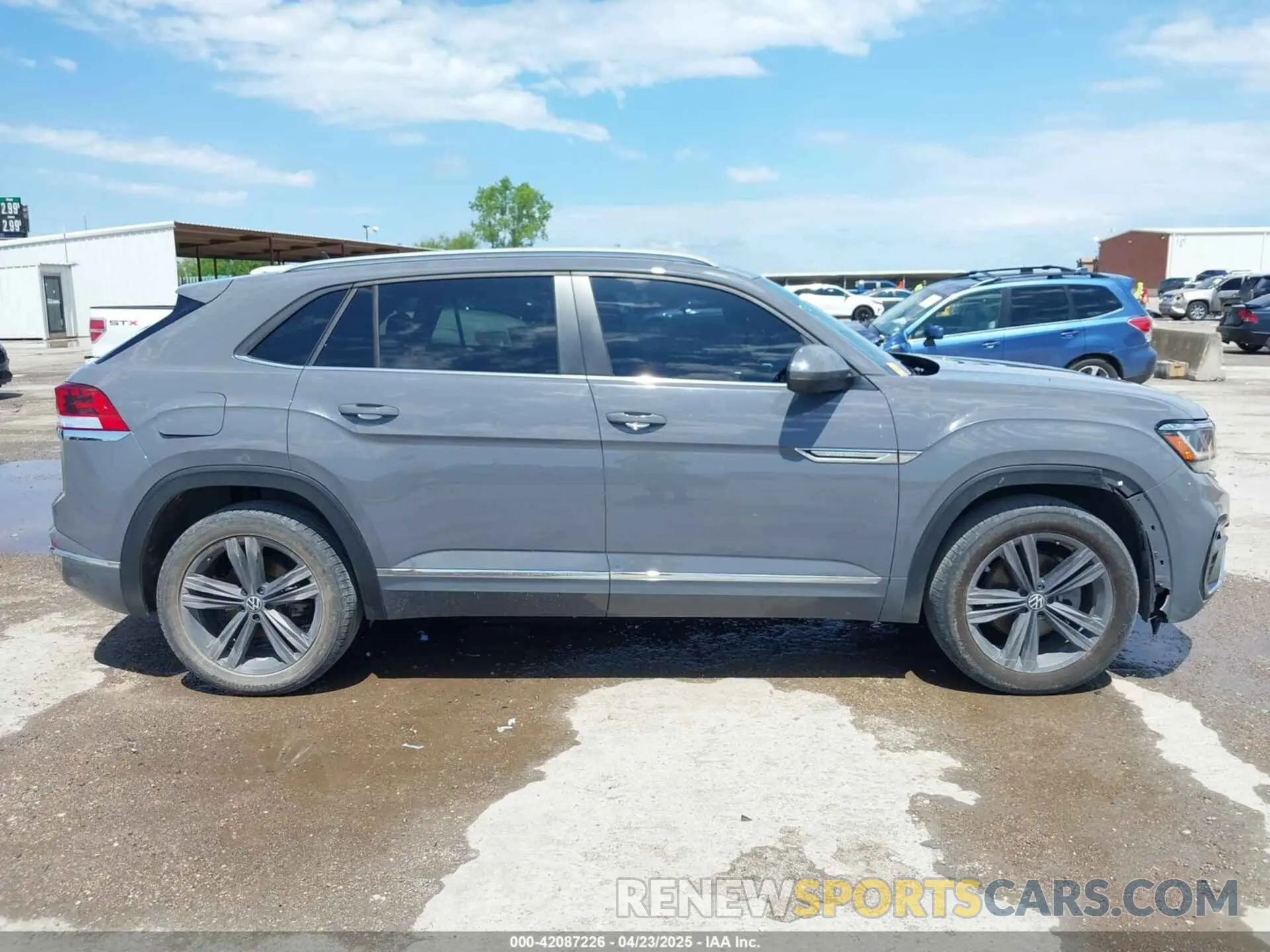 13 Photograph of a damaged car 1V2ME2CA4MC206041 VOLKSWAGEN ATLAS CROSS SPORT 2021