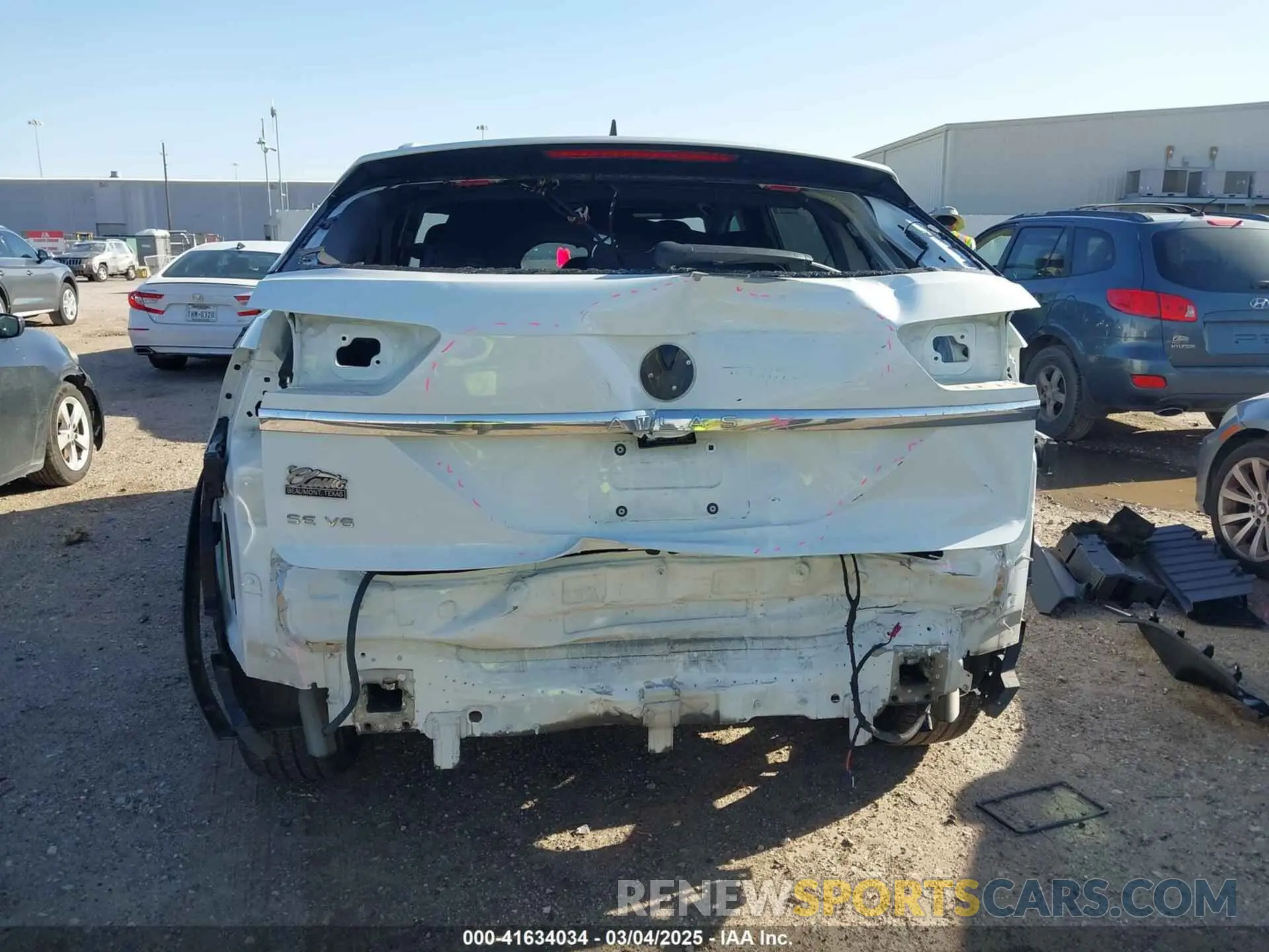 17 Photograph of a damaged car 1V2PE2CA4MC203850 VOLKSWAGEN ATLAS CROSS SPORT 2021