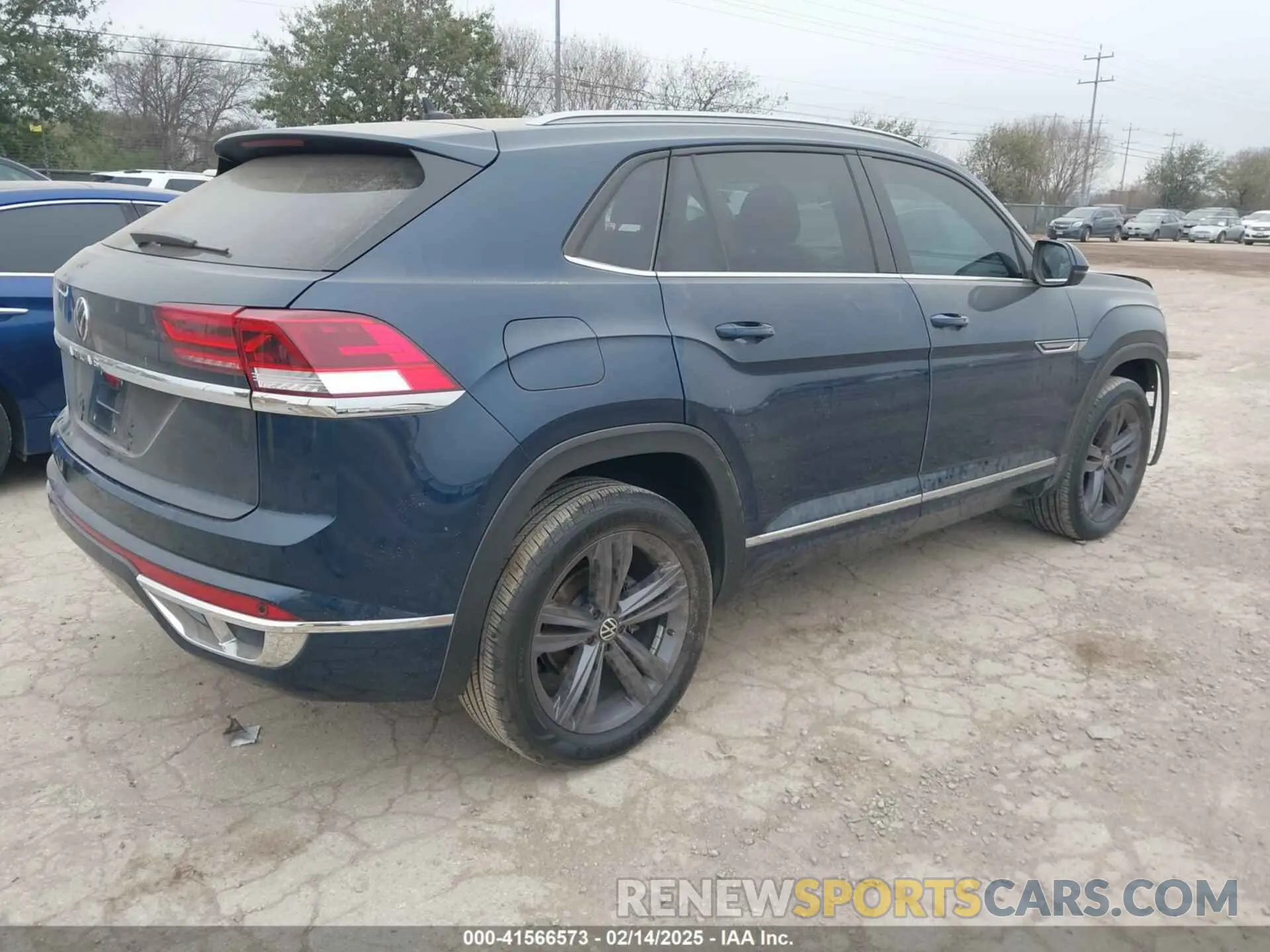 4 Photograph of a damaged car 1V2PE2CAXMC211757 VOLKSWAGEN ATLAS CROSS SPORT 2021