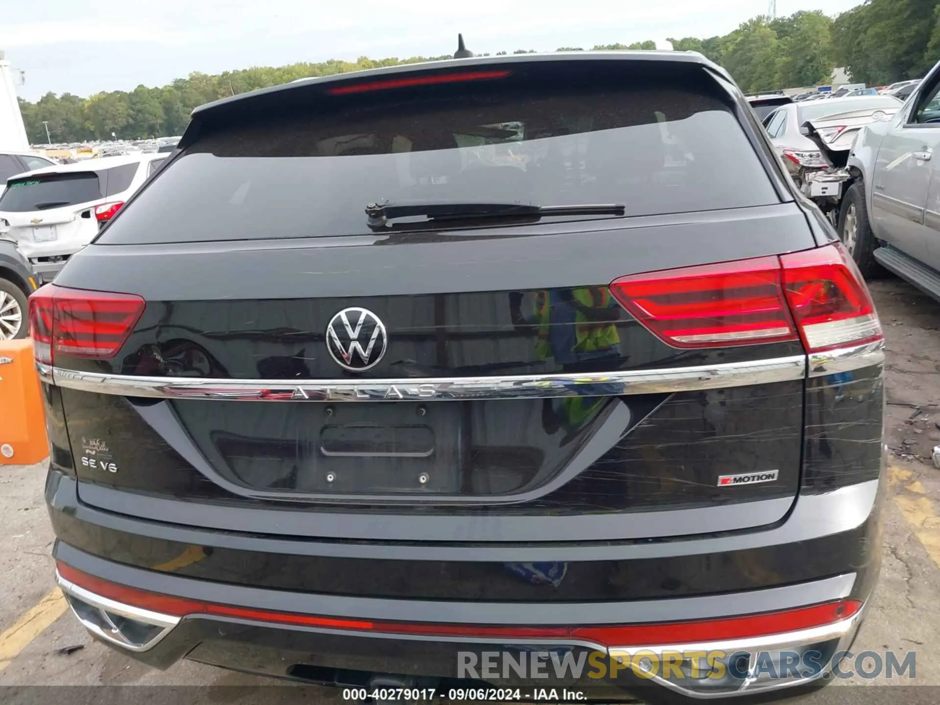 15 Photograph of a damaged car 1V2RE2CA8MC207828 VOLKSWAGEN ATLAS CROSS SPORT 2021