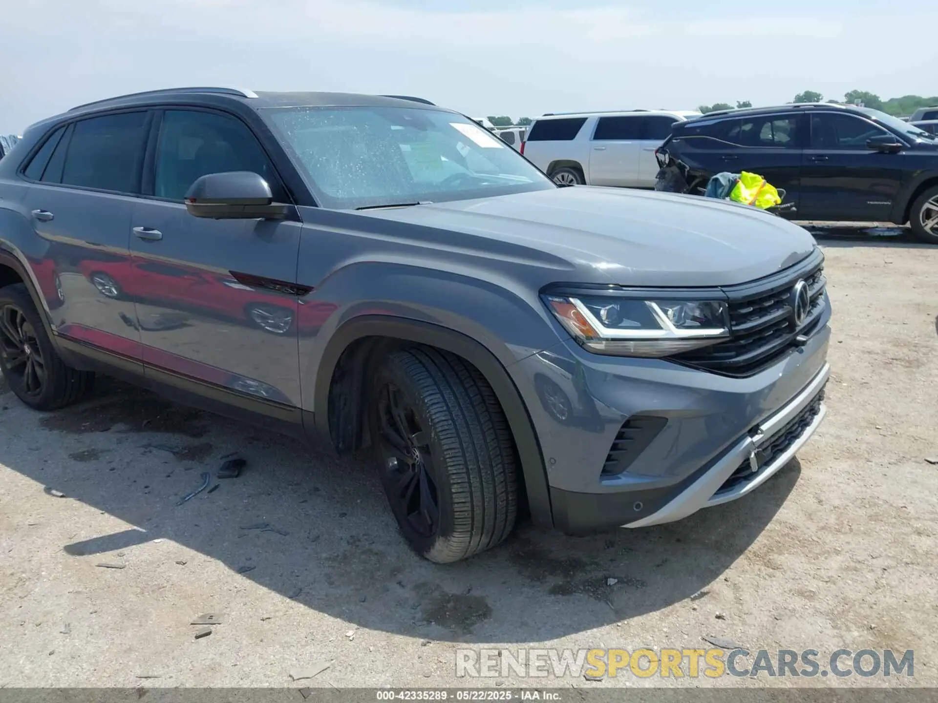 1 Фотография поврежденного автомобиля 1V2TE2CA0MC218702 VOLKSWAGEN ATLAS CROSS SPORT 2021