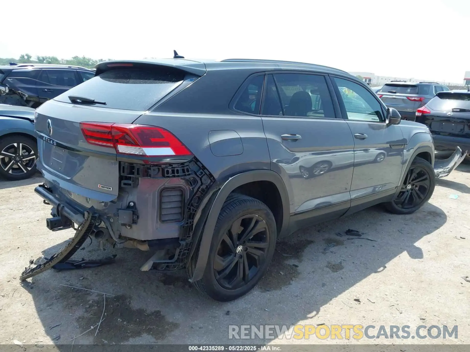 4 Фотография поврежденного автомобиля 1V2TE2CA0MC218702 VOLKSWAGEN ATLAS CROSS SPORT 2021