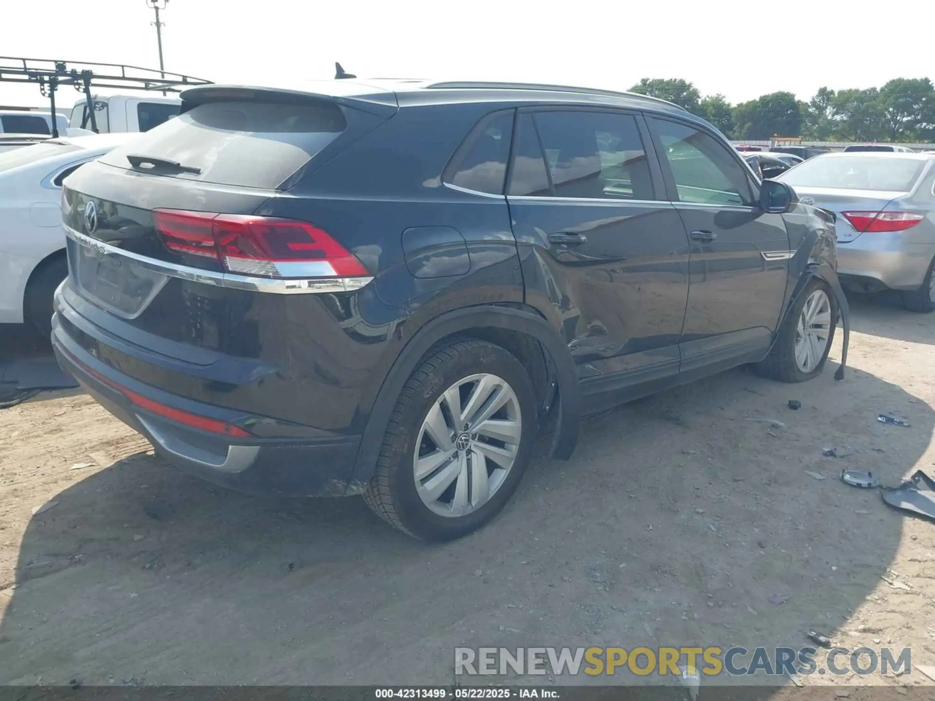 4 Photograph of a damaged car 1V2WC2CA4MC236896 VOLKSWAGEN ATLAS CROSS SPORT 2021