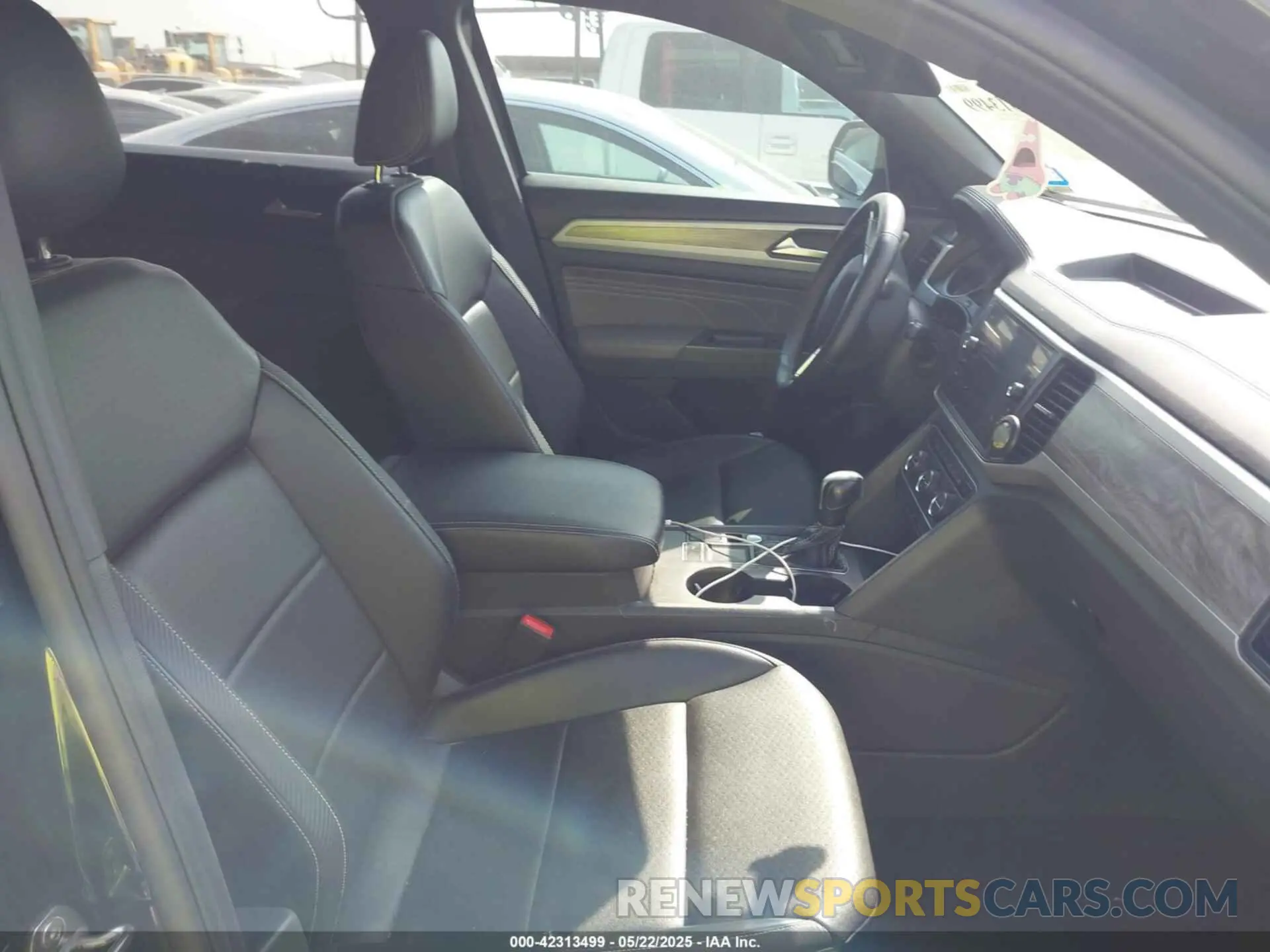 5 Photograph of a damaged car 1V2WC2CA4MC236896 VOLKSWAGEN ATLAS CROSS SPORT 2021