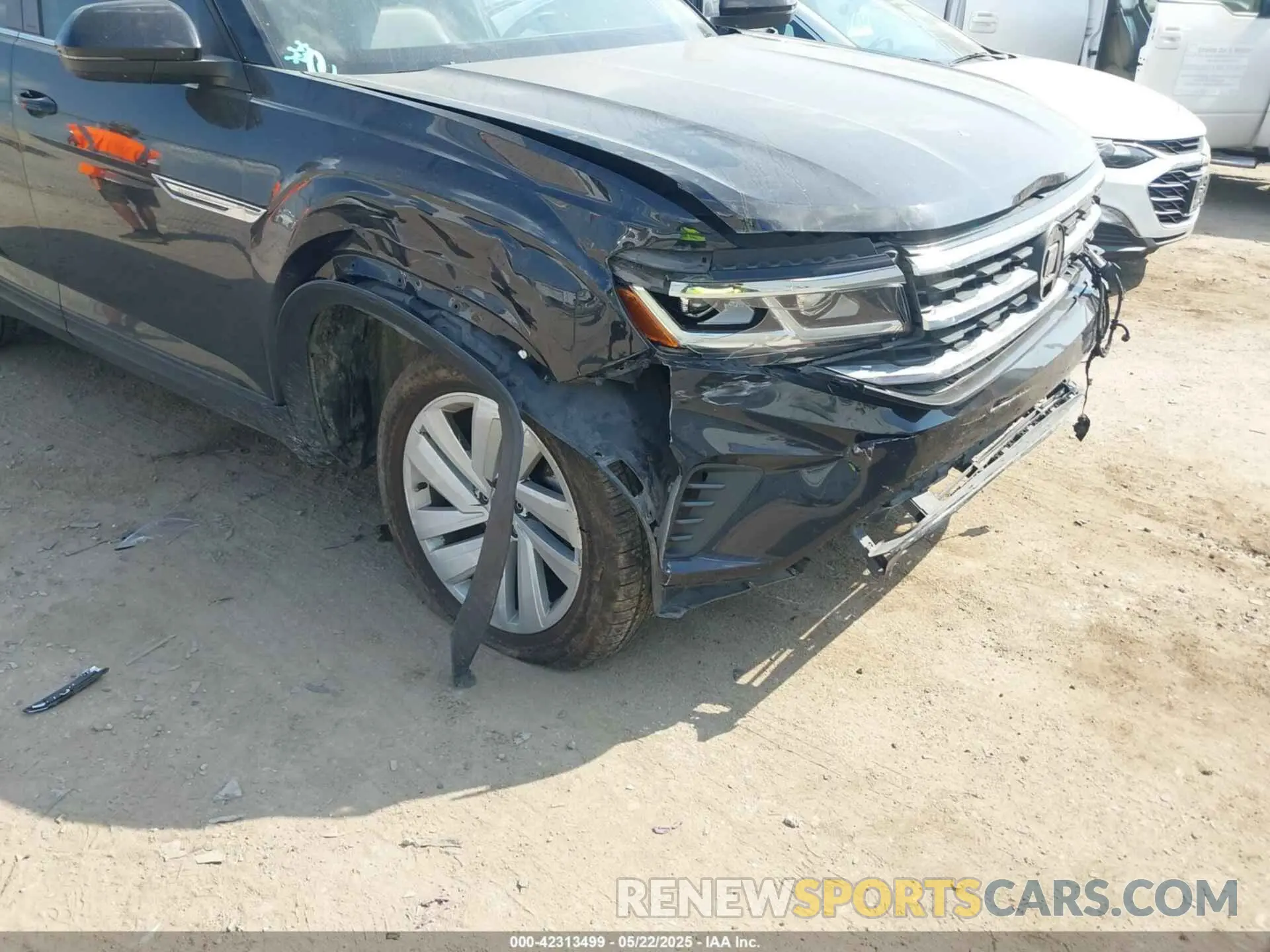 6 Photograph of a damaged car 1V2WC2CA4MC236896 VOLKSWAGEN ATLAS CROSS SPORT 2021