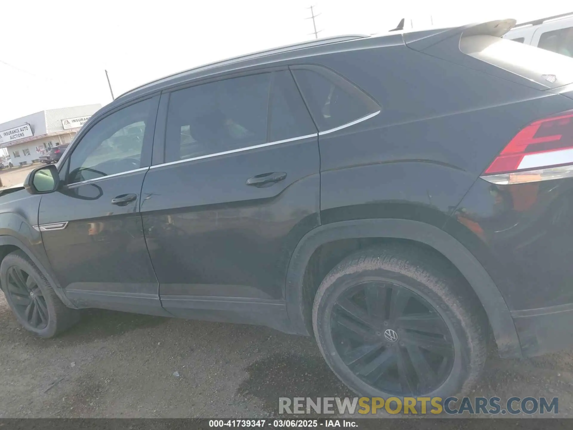 14 Photograph of a damaged car 1V2WE2CA3MC240934 VOLKSWAGEN ATLAS CROSS SPORT 2021