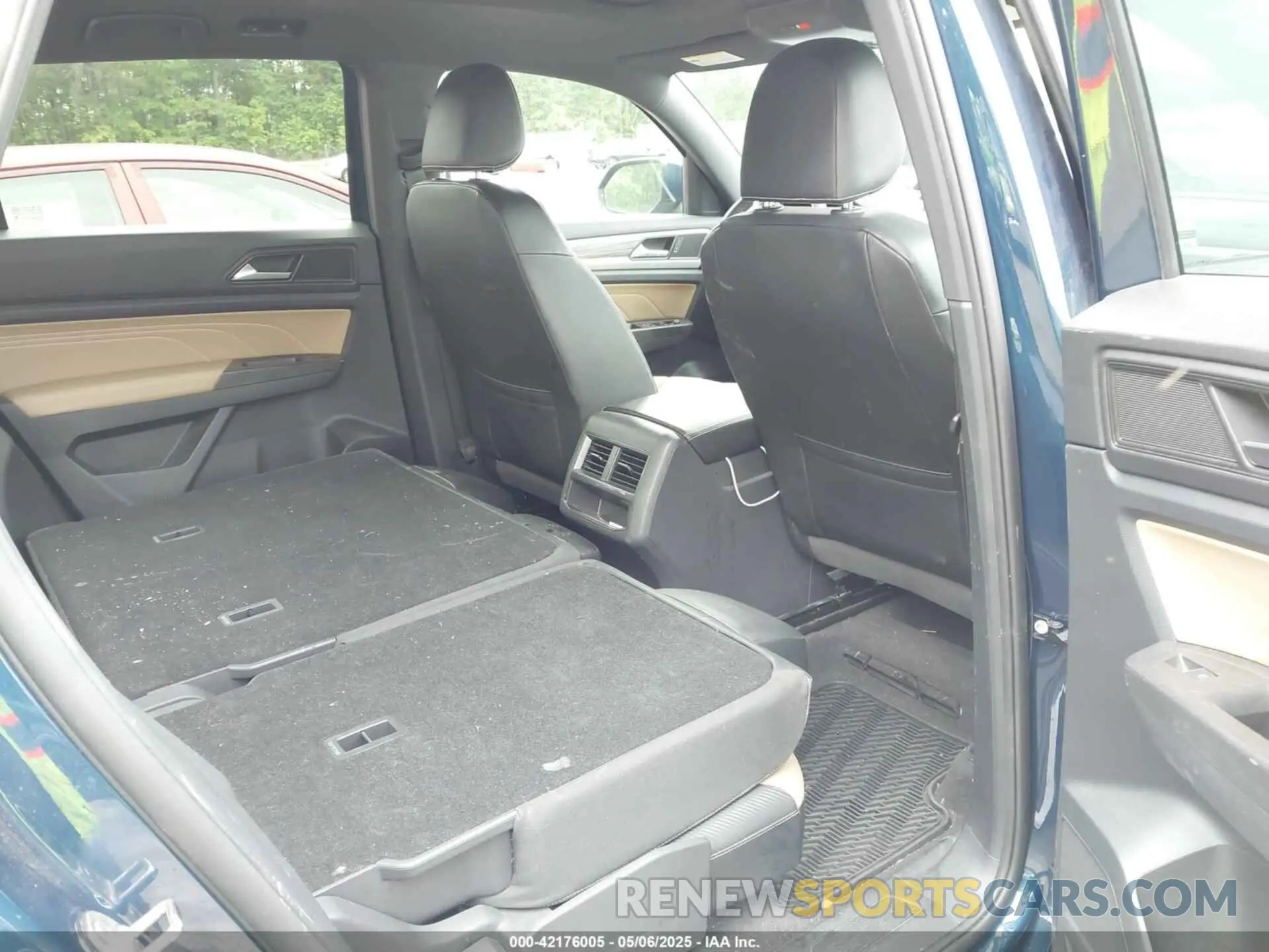 8 Photograph of a damaged car 1V2JE2CA4NC205458 VOLKSWAGEN ATLAS CROSS SPORT 2022