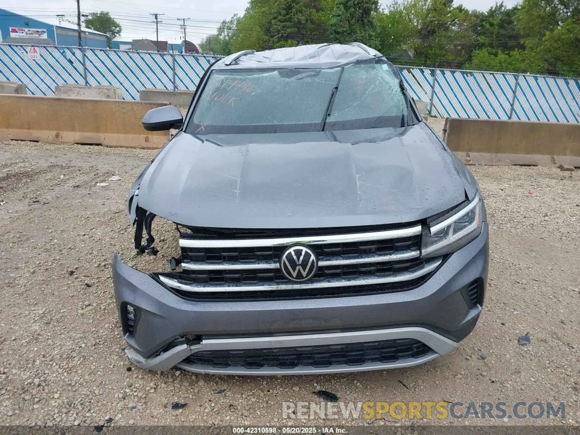 11 Photograph of a damaged car 1V2LC2CA1NC203536 VOLKSWAGEN ATLAS CROSS SPORT 2022
