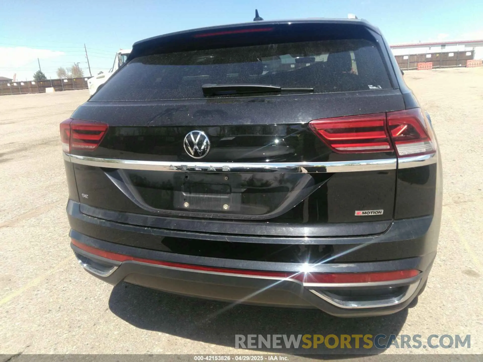 17 Photograph of a damaged car 1V2LC2CA6NC224124 VOLKSWAGEN ATLAS CROSS SPORT 2022
