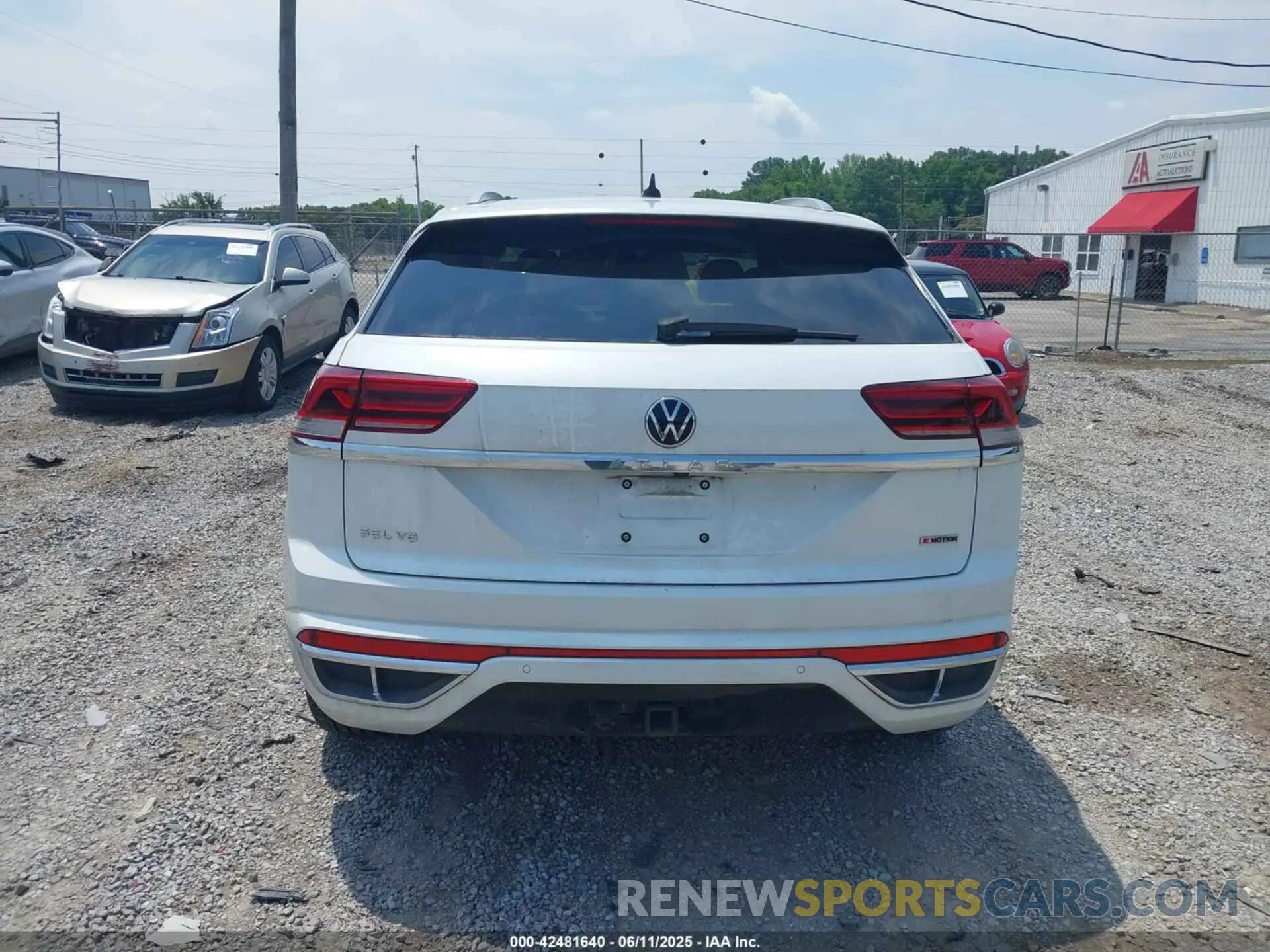 17 Photograph of a damaged car 1V2SE2CA3NC222210 VOLKSWAGEN ATLAS CROSS SPORT 2022