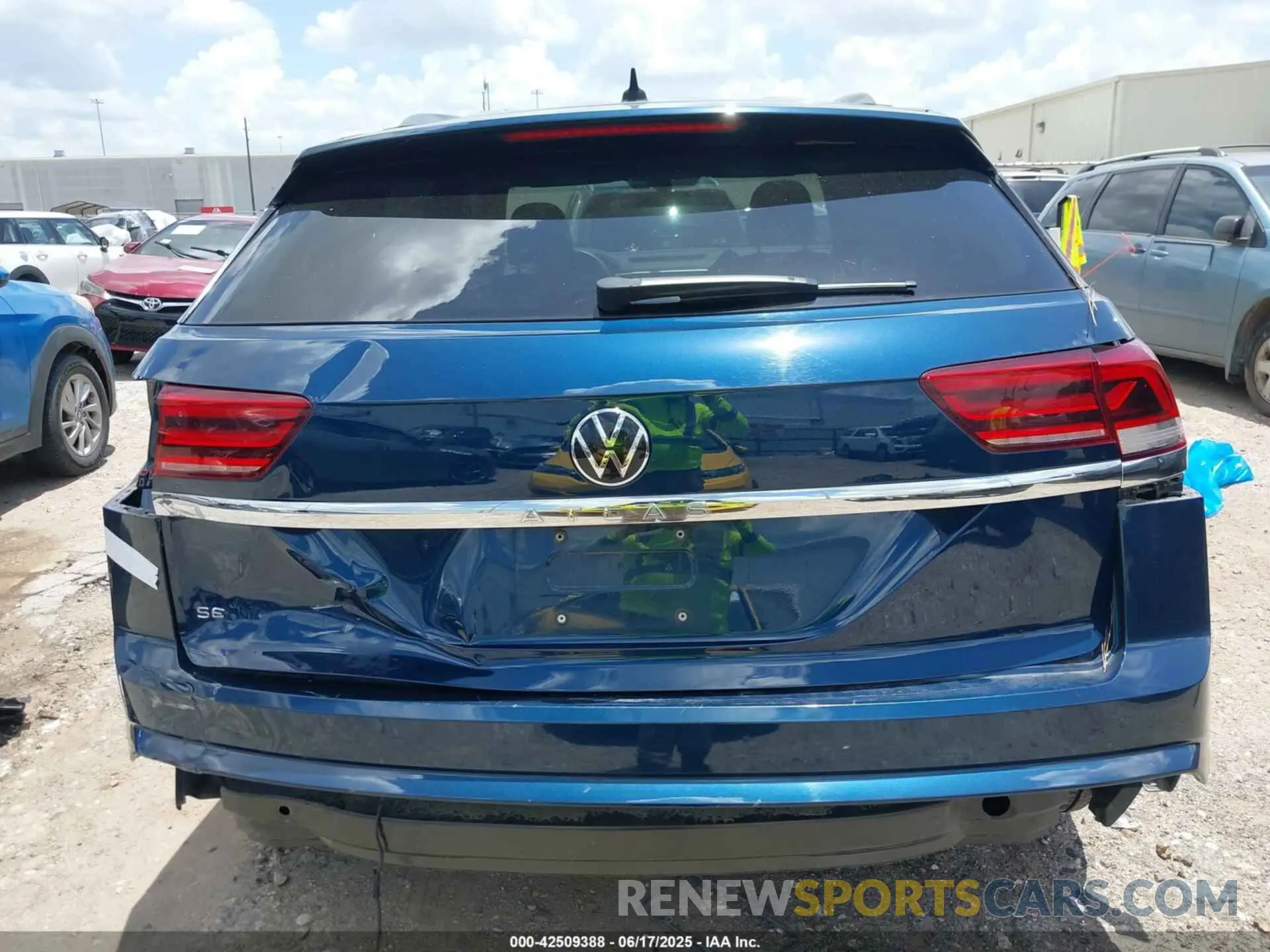 17 Фотография поврежденного автомобиля 1V2DC2CA6PC202678 VOLKSWAGEN ATLAS CROSS SPORT 2023