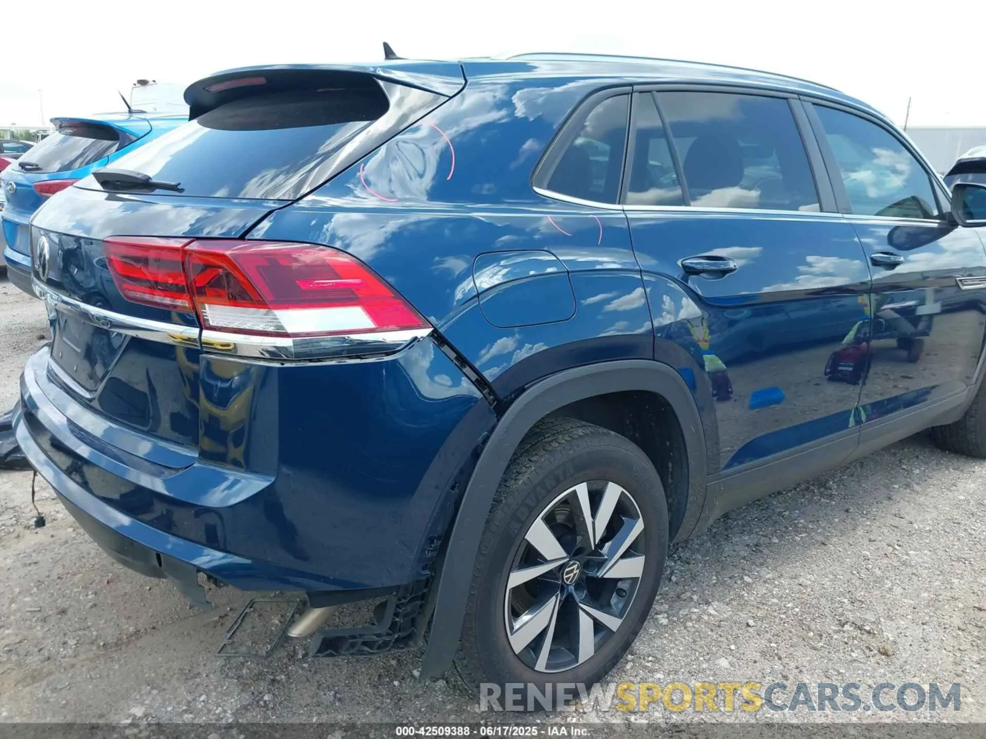 4 Фотография поврежденного автомобиля 1V2DC2CA6PC202678 VOLKSWAGEN ATLAS CROSS SPORT 2023