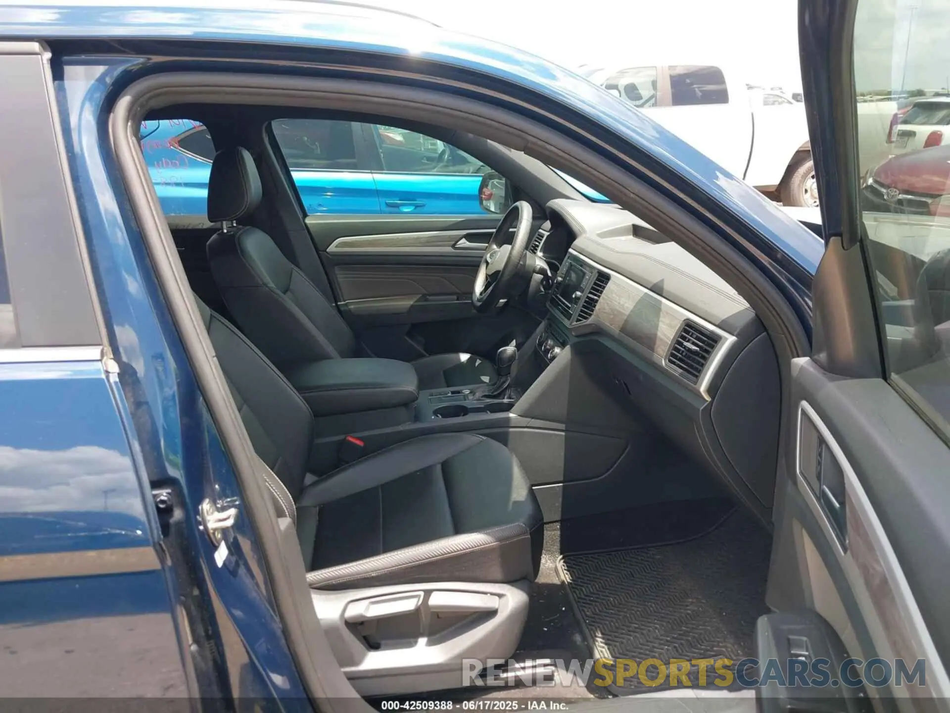 8 Фотография поврежденного автомобиля 1V2DC2CA6PC202678 VOLKSWAGEN ATLAS CROSS SPORT 2023