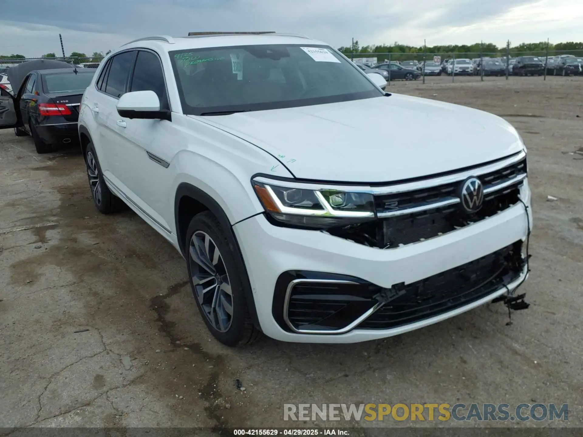 1 Фотография поврежденного автомобиля 1V2FE2CA8PC221736 VOLKSWAGEN ATLAS CROSS SPORT 2023