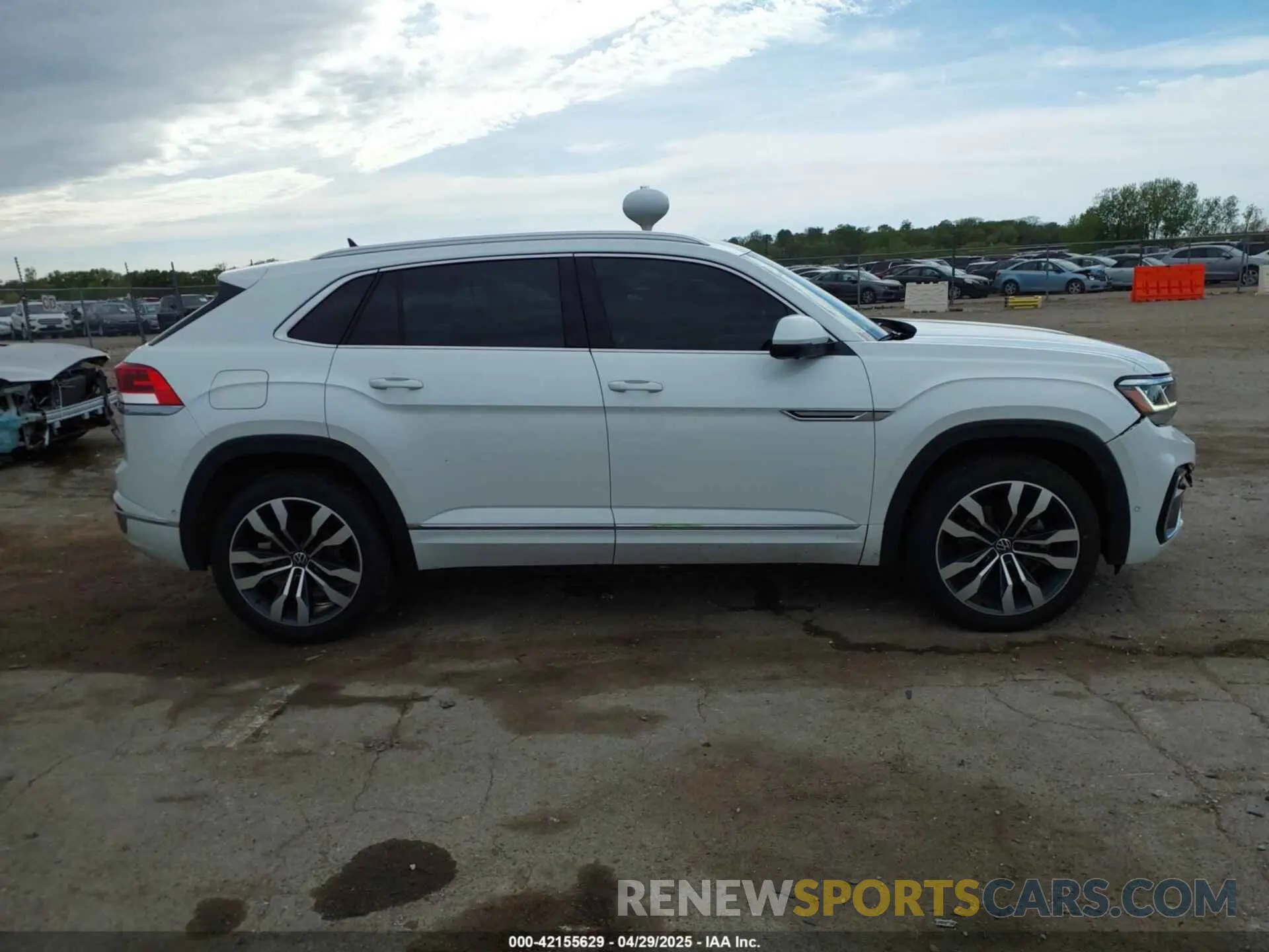 13 Фотография поврежденного автомобиля 1V2FE2CA8PC221736 VOLKSWAGEN ATLAS CROSS SPORT 2023