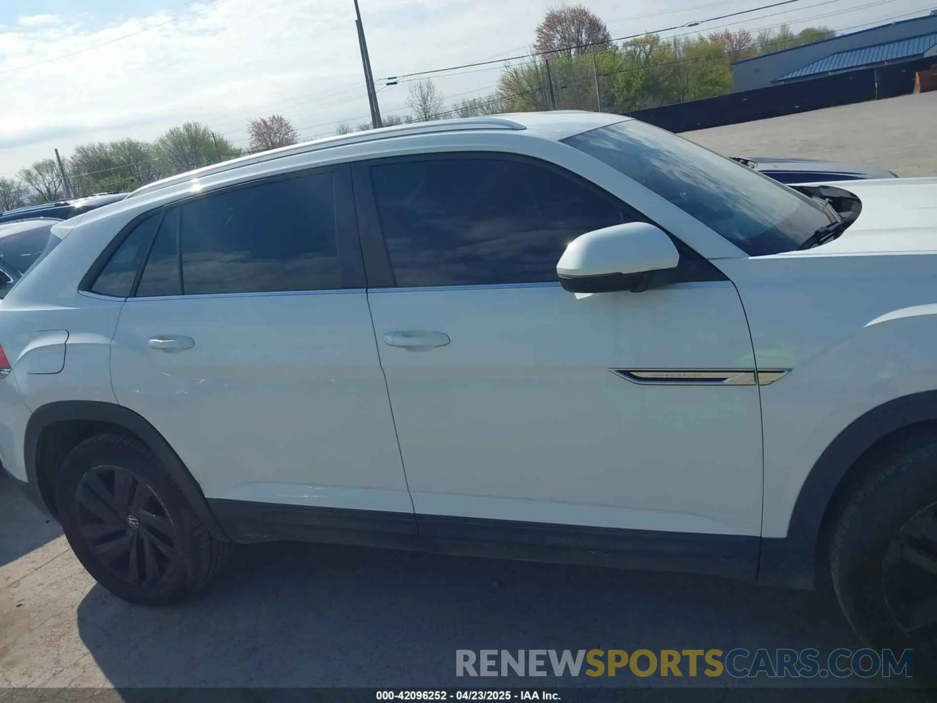 13 Photograph of a damaged car 1V2HE2CA4PC211486 VOLKSWAGEN ATLAS CROSS SPORT 2023