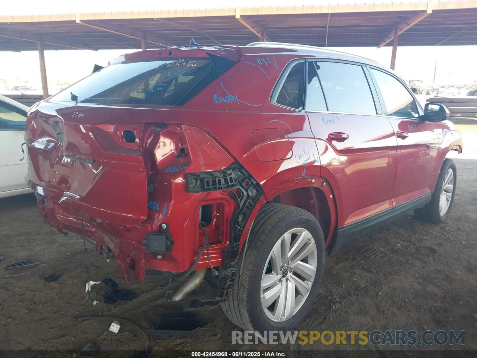 4 Photograph of a damaged car 1V2JE2CA3PC218818 VOLKSWAGEN ATLAS CROSS SPORT 2023