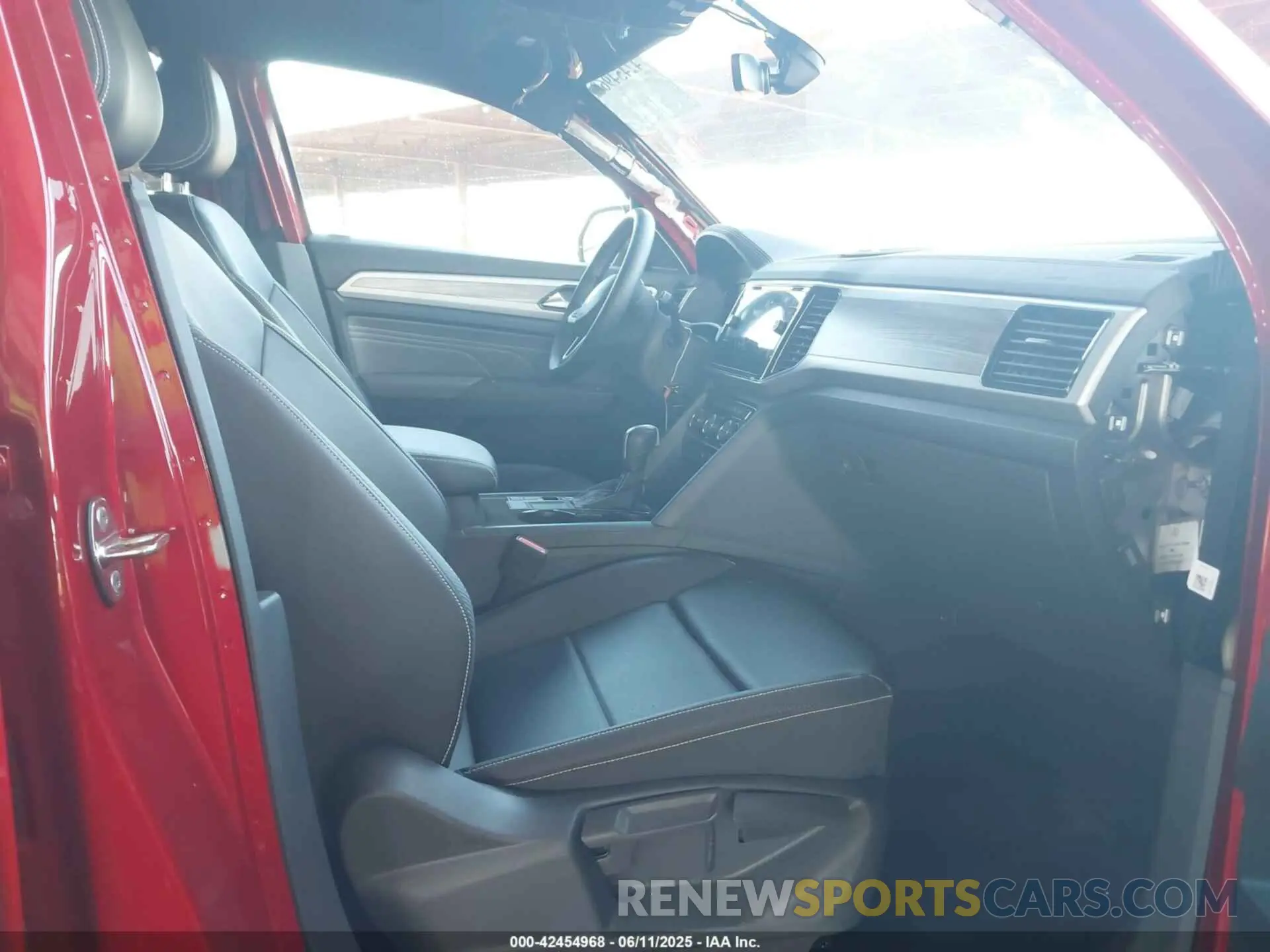 5 Photograph of a damaged car 1V2JE2CA3PC218818 VOLKSWAGEN ATLAS CROSS SPORT 2023