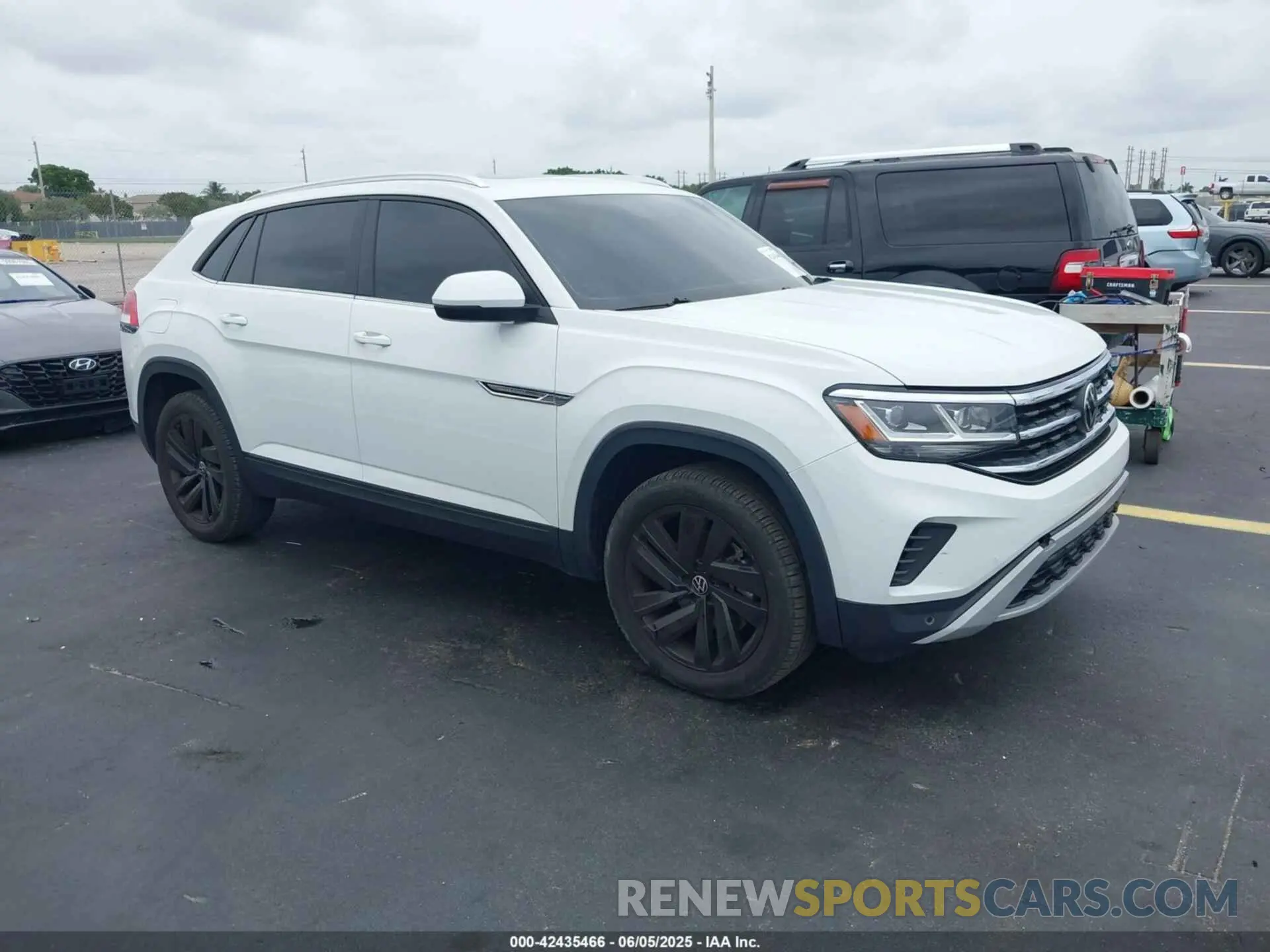1 Photograph of a damaged car 1V2JE2CA3PC227230 VOLKSWAGEN ATLAS CROSS SPORT 2023