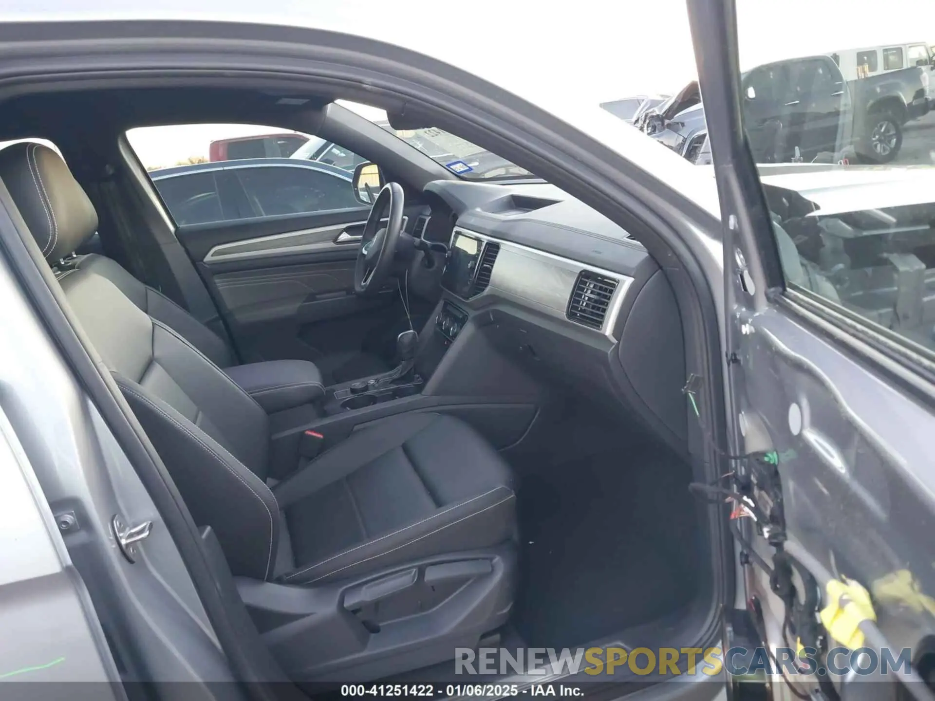 5 Photograph of a damaged car 1V2KE2CA8PC223209 VOLKSWAGEN ATLAS CROSS SPORT 2023