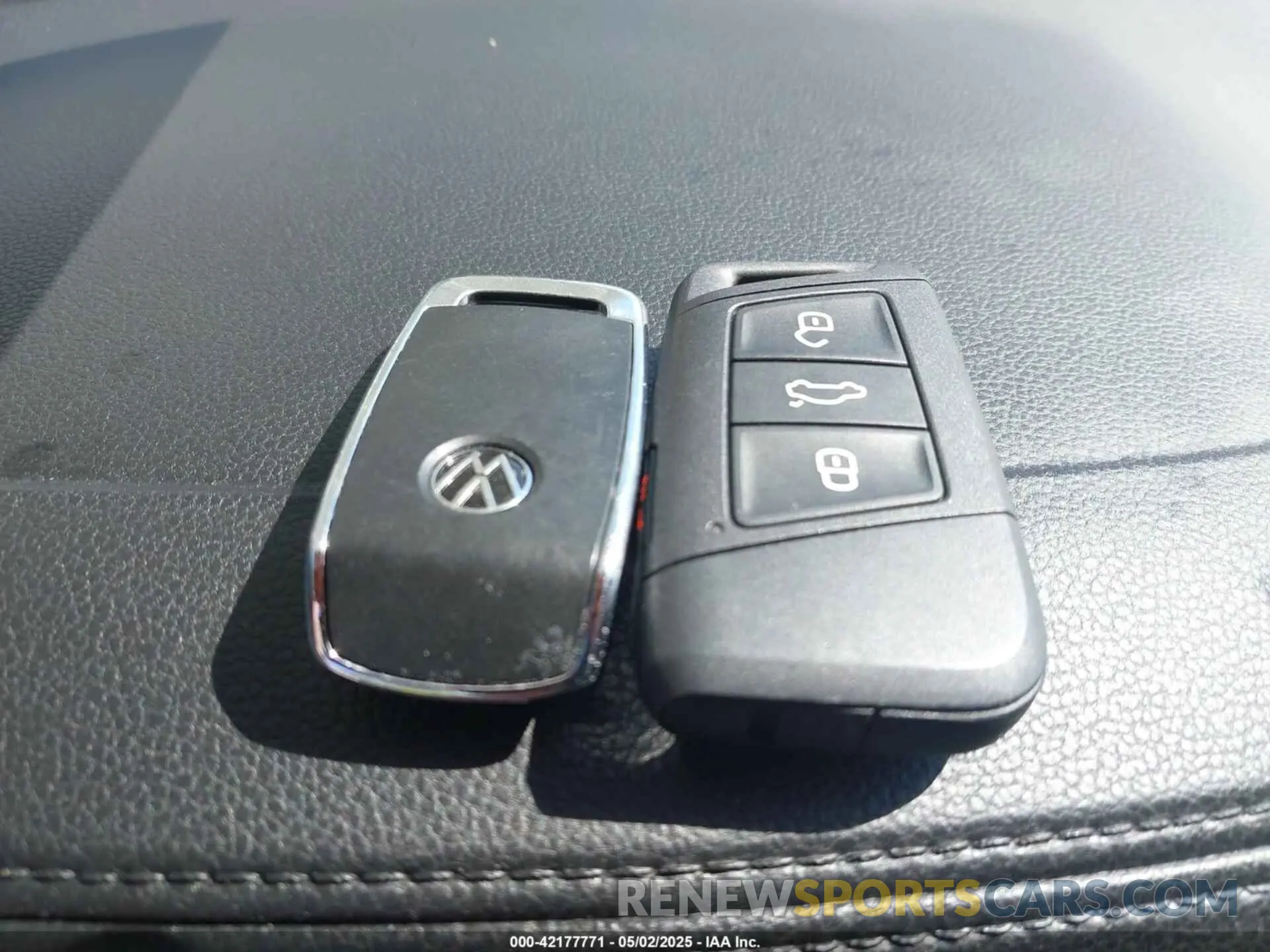11 Photograph of a damaged car 1V2LC2CA9PC212519 VOLKSWAGEN ATLAS CROSS SPORT 2023
