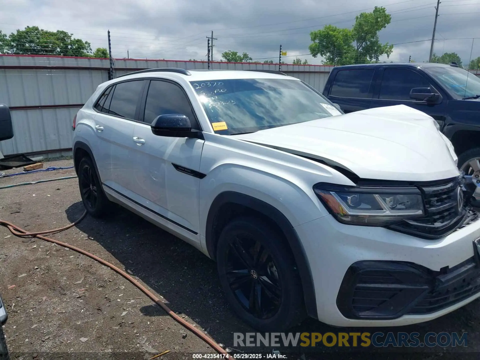 13 Photograph of a damaged car 1V2SC2CA1PC222828 VOLKSWAGEN ATLAS CROSS SPORT 2023