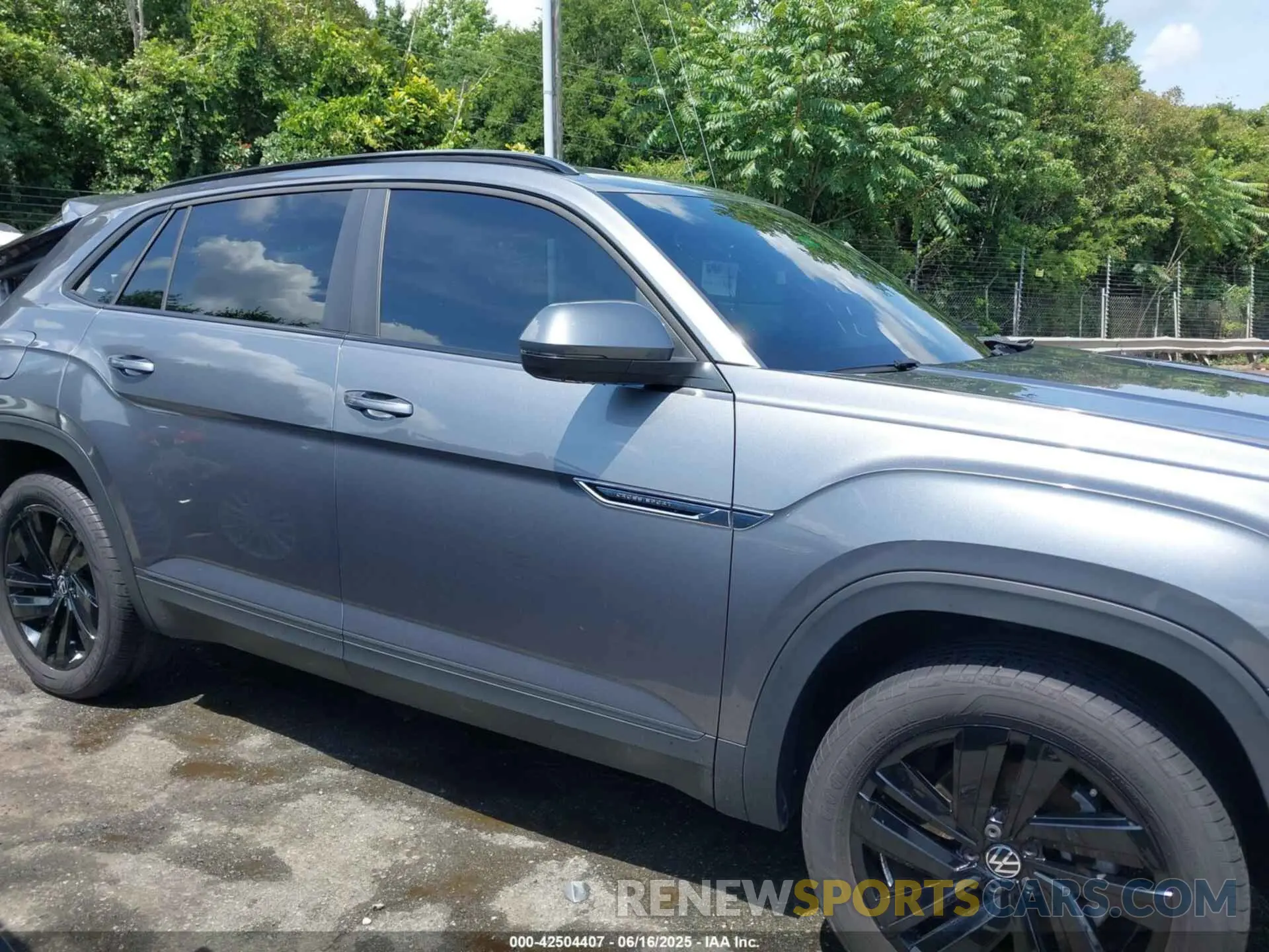 13 Photograph of a damaged car 1V2WE2CA0PC221794 VOLKSWAGEN ATLAS CROSS SPORT 2023