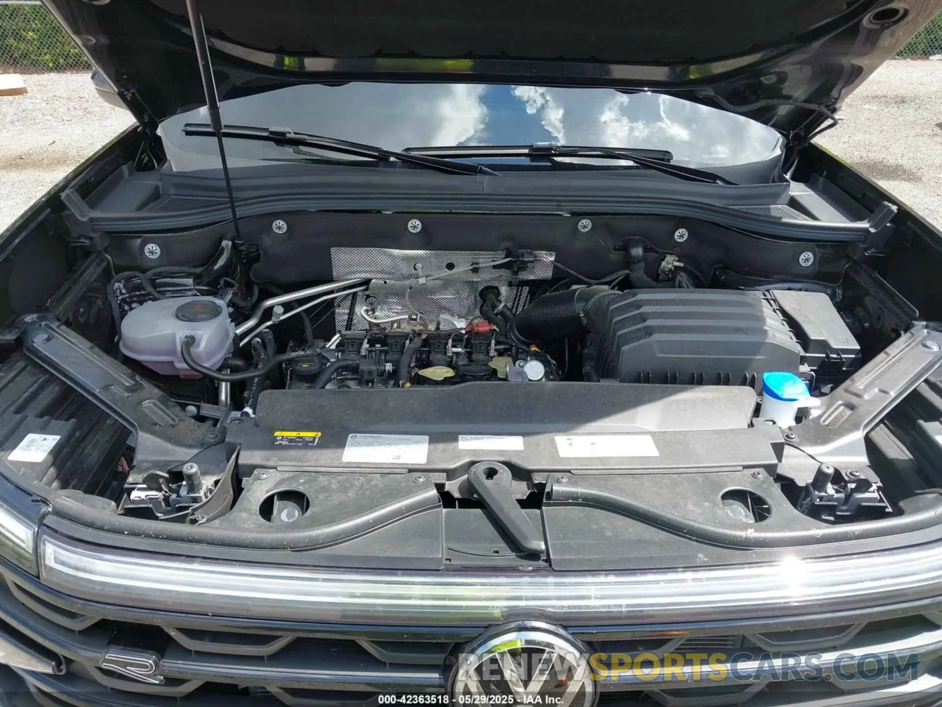 10 Photograph of a damaged car 1V2AE2CA6RC251895 VOLKSWAGEN ATLAS CROSS SPORT 2024