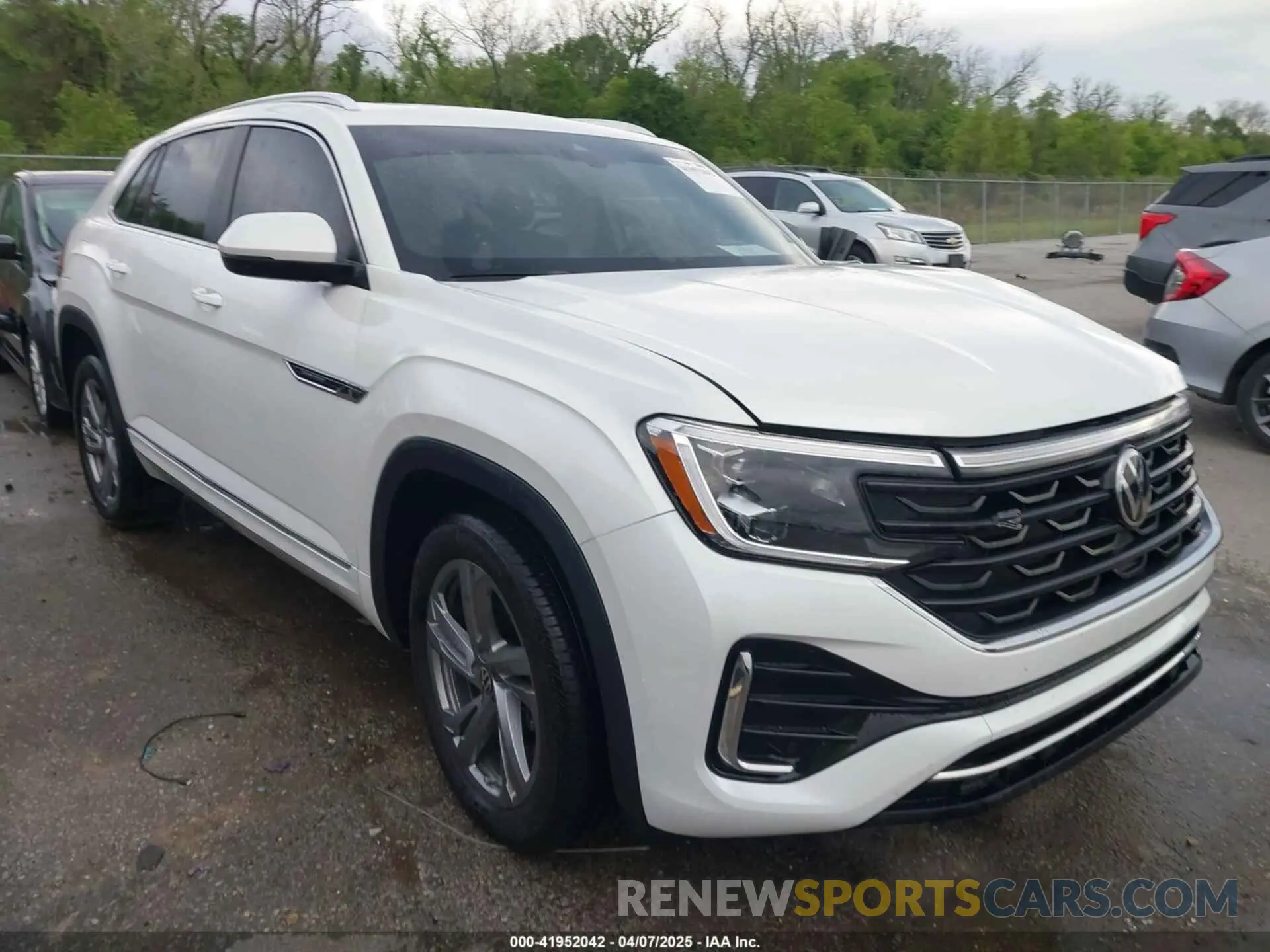 1 Photograph of a damaged car 1V2AE2CA8RC260355 VOLKSWAGEN ATLAS CROSS SPORT 2024