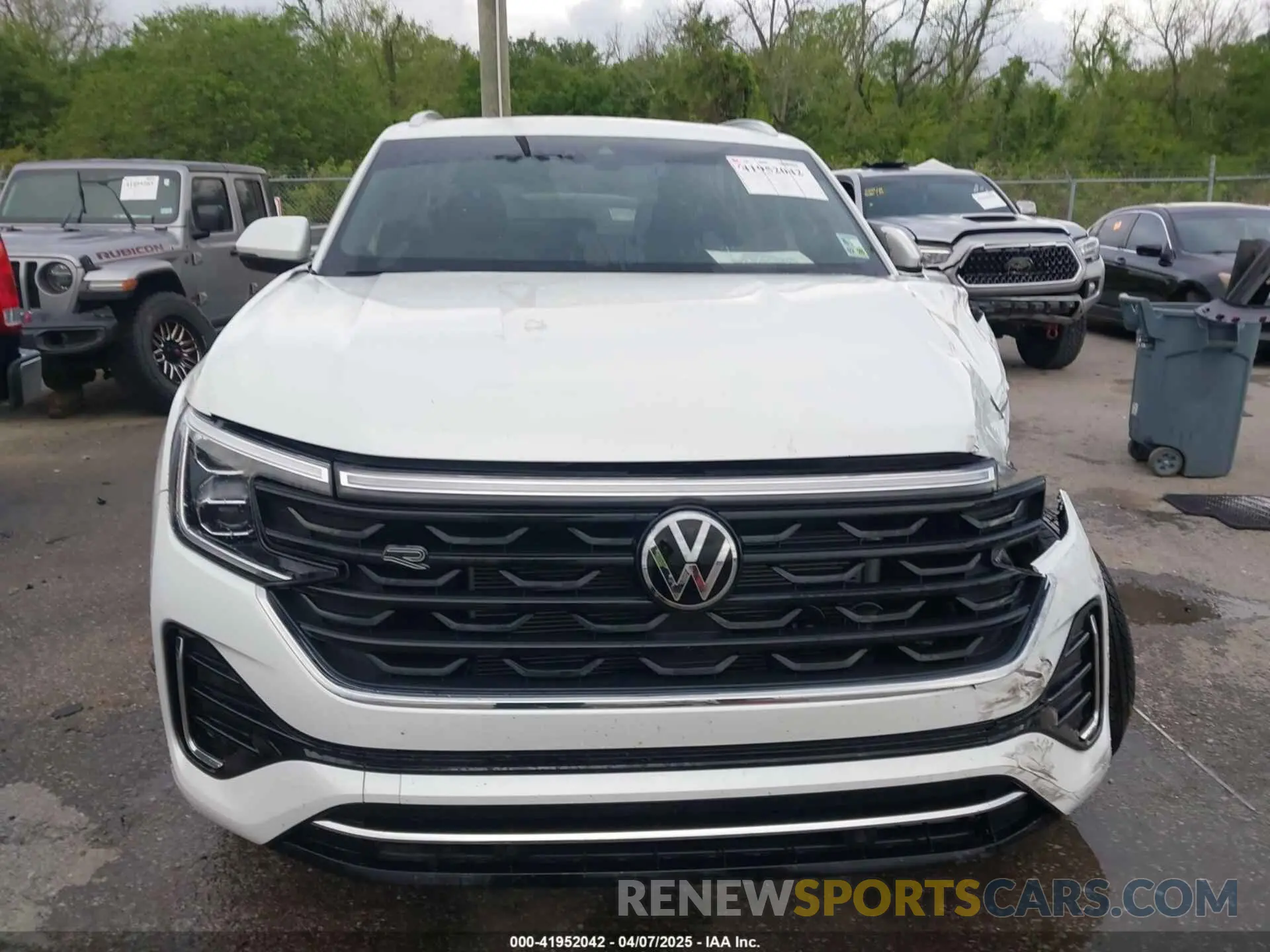 12 Photograph of a damaged car 1V2AE2CA8RC260355 VOLKSWAGEN ATLAS CROSS SPORT 2024