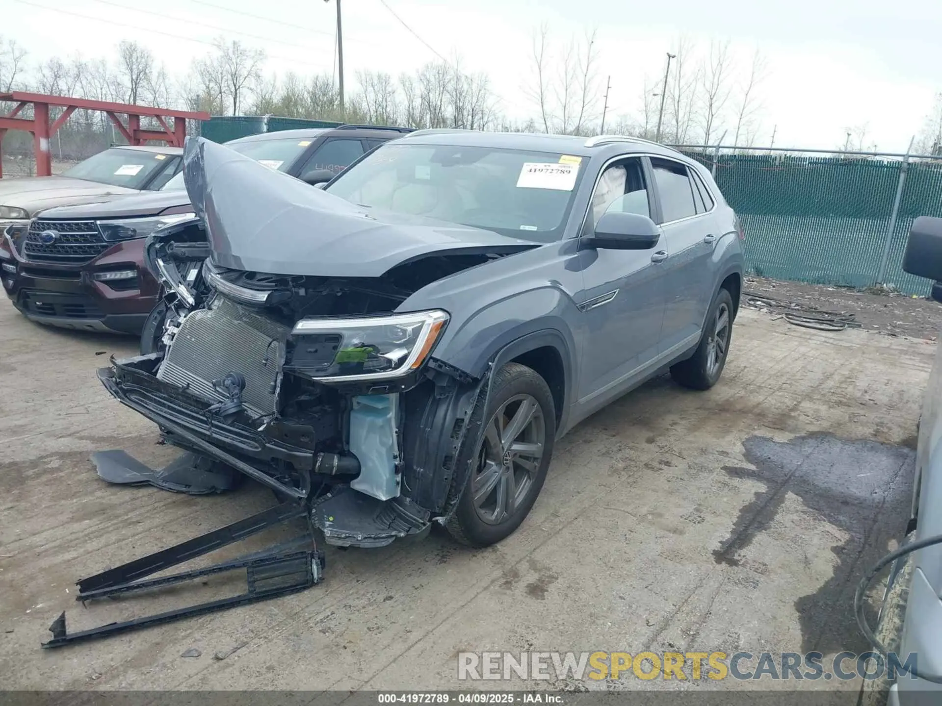 2 Фотография поврежденного автомобиля 1V2AE2CAXRC232668 VOLKSWAGEN ATLAS CROSS SPORT 2024