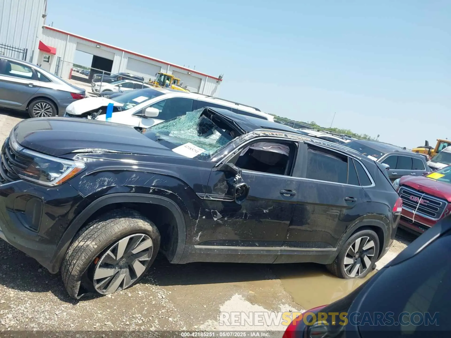 13 Photograph of a damaged car 1V2BE2CA3RC233021 VOLKSWAGEN ATLAS CROSS SPORT 2024