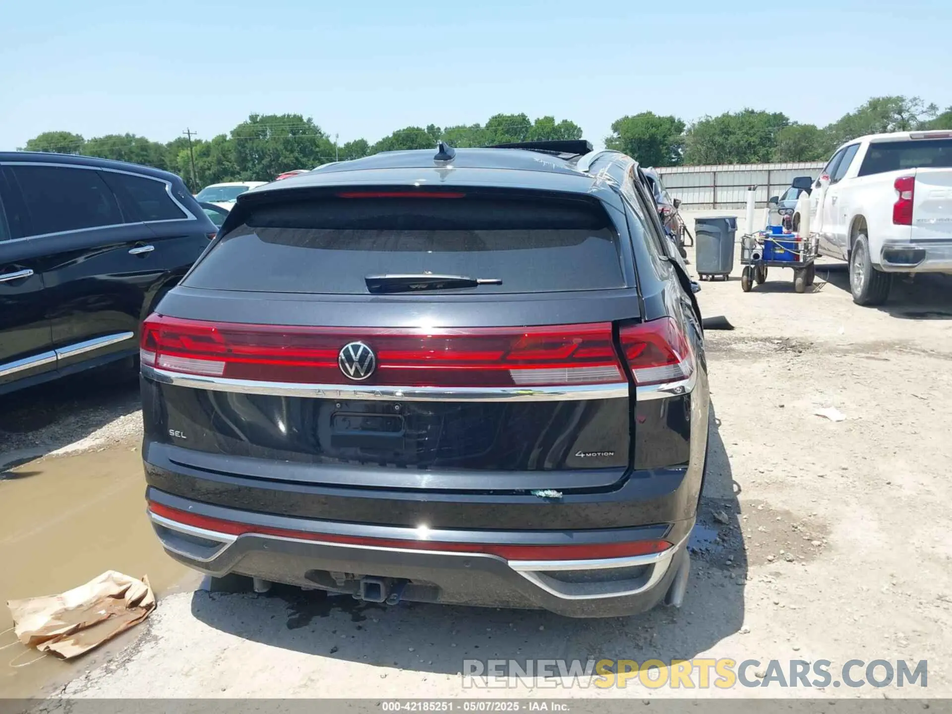 15 Photograph of a damaged car 1V2BE2CA3RC233021 VOLKSWAGEN ATLAS CROSS SPORT 2024
