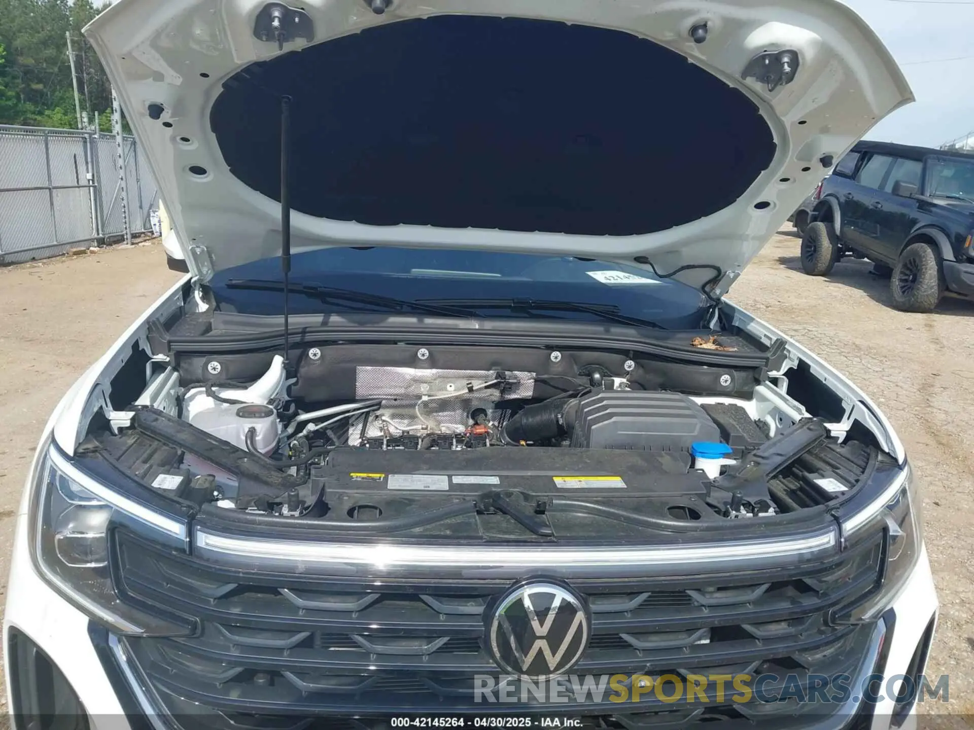 10 Фотография поврежденного автомобиля 1V2DE2CA0RC259827 VOLKSWAGEN ATLAS CROSS SPORT 2024