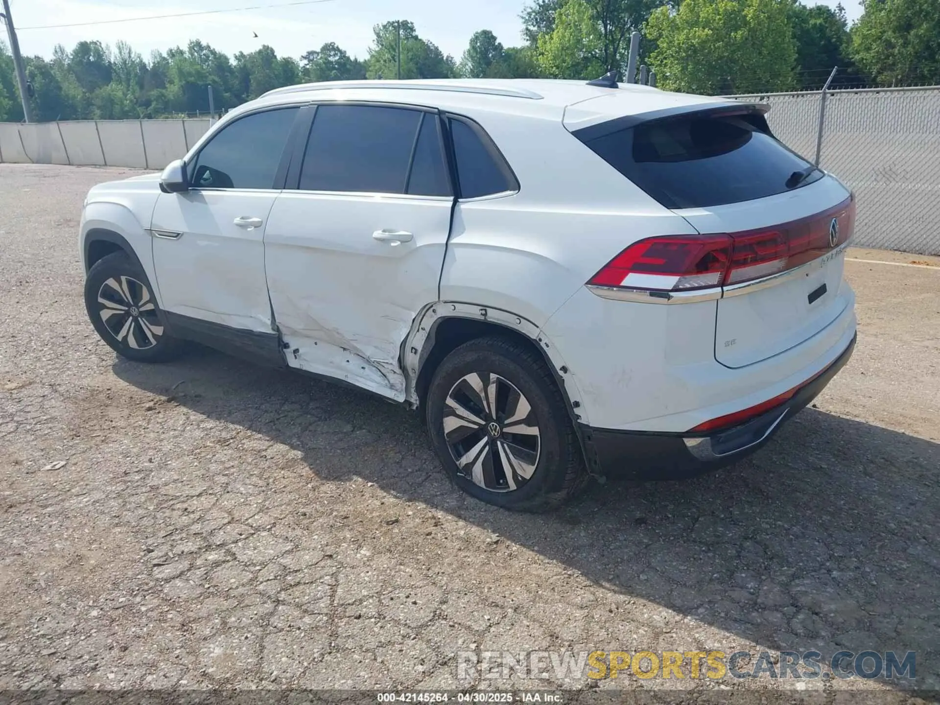 3 Фотография поврежденного автомобиля 1V2DE2CA0RC259827 VOLKSWAGEN ATLAS CROSS SPORT 2024