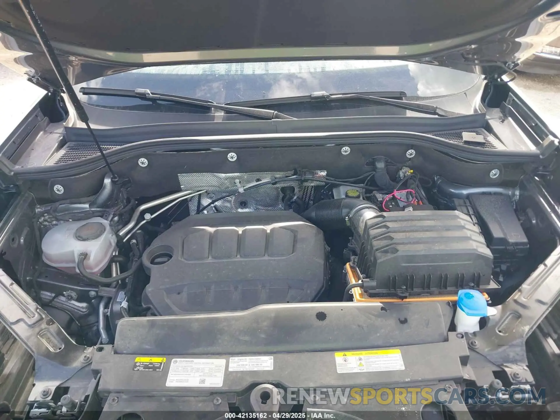 10 Photograph of a damaged car 1V2DE2CAXRC245627 VOLKSWAGEN ATLAS CROSS SPORT 2024