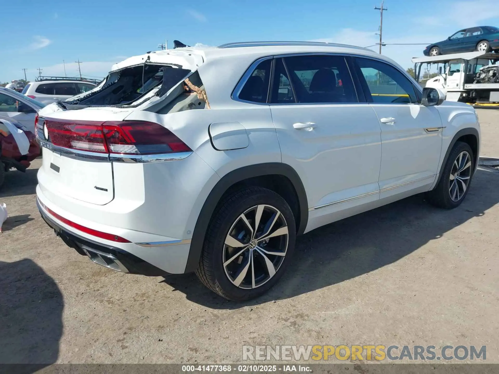 4 Photograph of a damaged car 1V2FE2CA0RC219868 VOLKSWAGEN ATLAS CROSS SPORT 2024