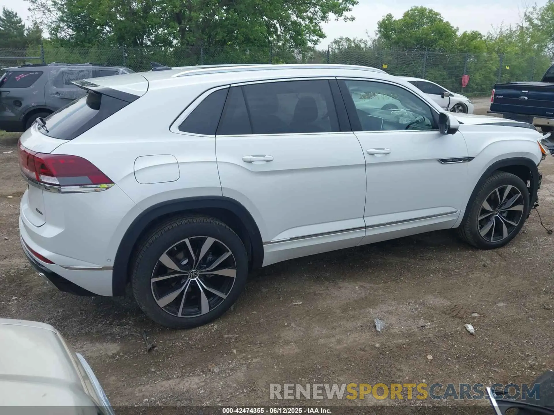 4 Фотография поврежденного автомобиля 1V2FE2CA2RC259689 VOLKSWAGEN ATLAS CROSS SPORT 2024