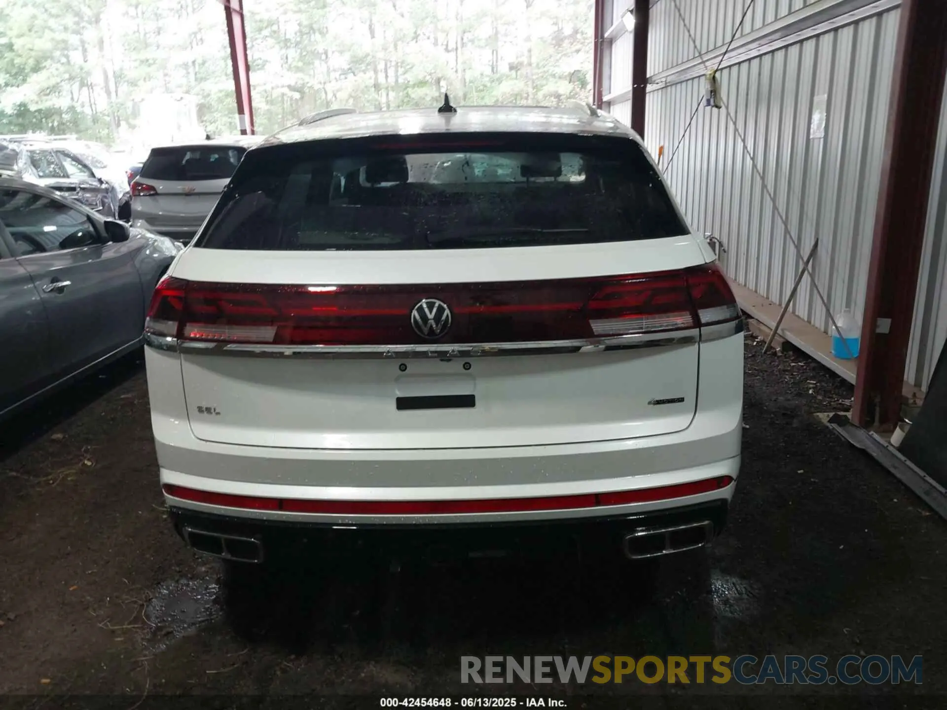 17 Photograph of a damaged car 1V2FE2CA5RC257614 VOLKSWAGEN ATLAS CROSS SPORT 2024
