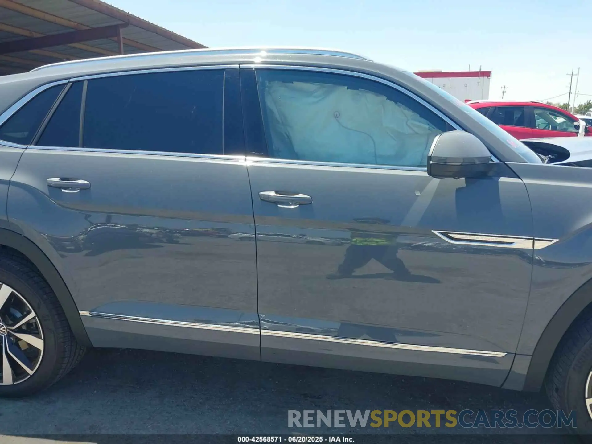 14 Photograph of a damaged car 1V2FE2CA6RC245438 VOLKSWAGEN ATLAS CROSS SPORT 2024