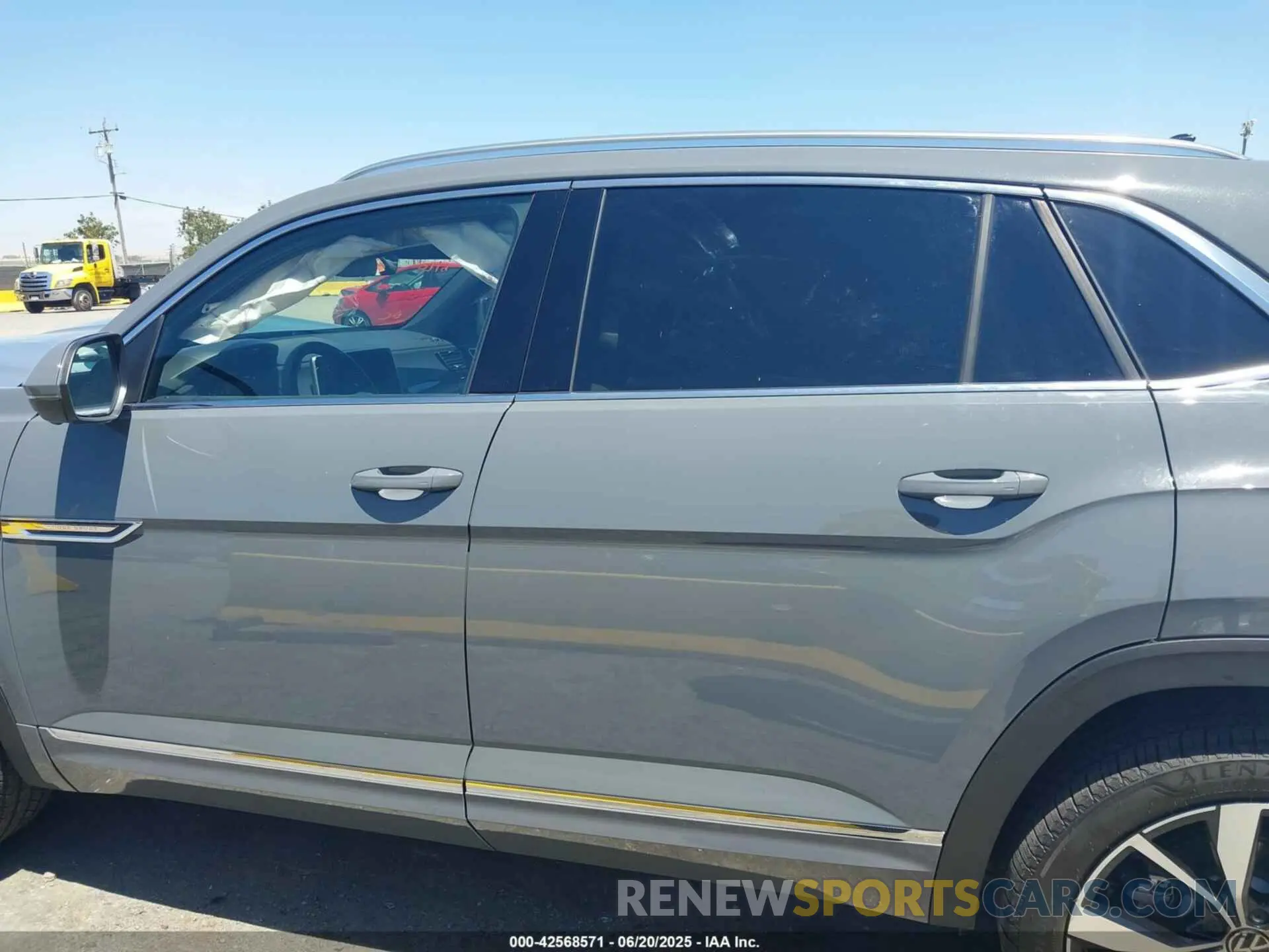 15 Photograph of a damaged car 1V2FE2CA6RC245438 VOLKSWAGEN ATLAS CROSS SPORT 2024